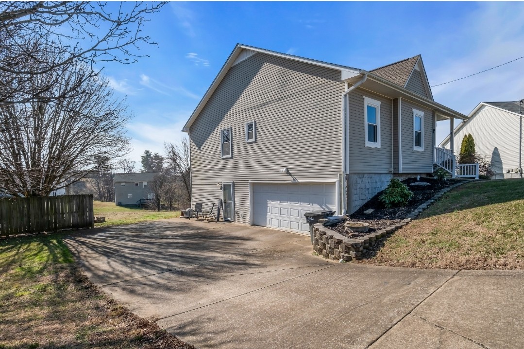 2821 Belle Meade Pl Property Photo 5