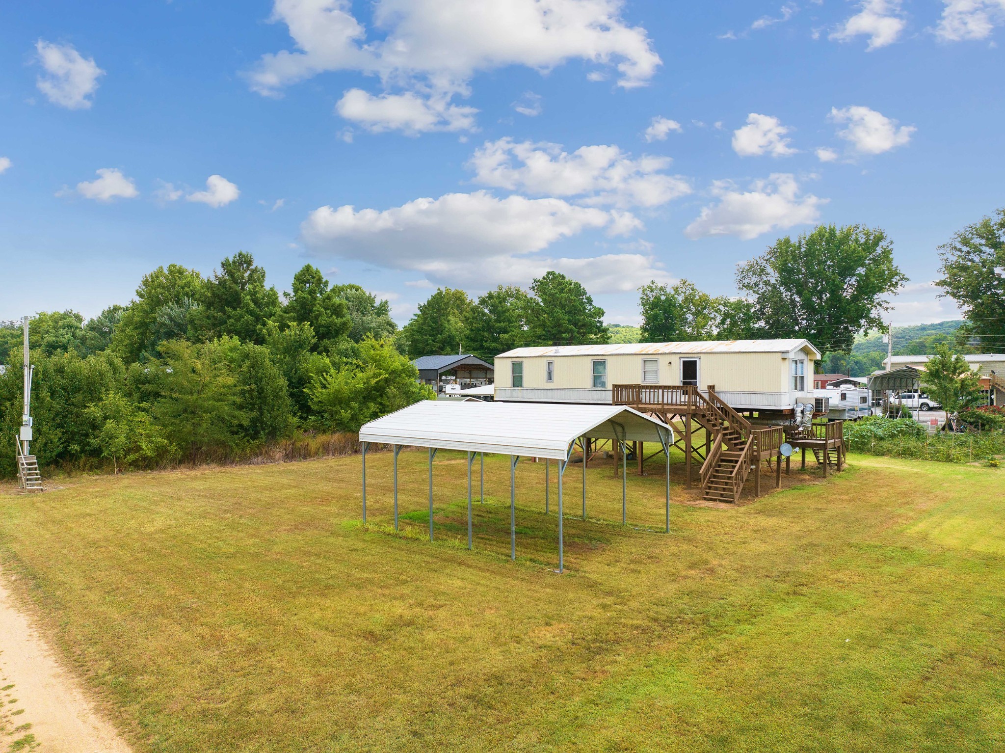 100 Dry Drive Property Photo 1