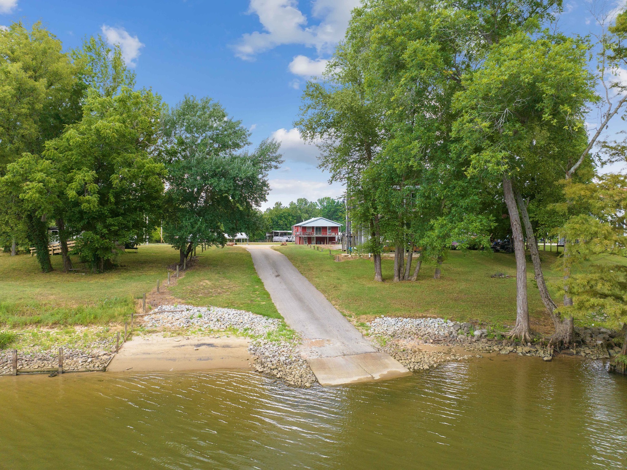 100 Dry Drive Property Photo 5