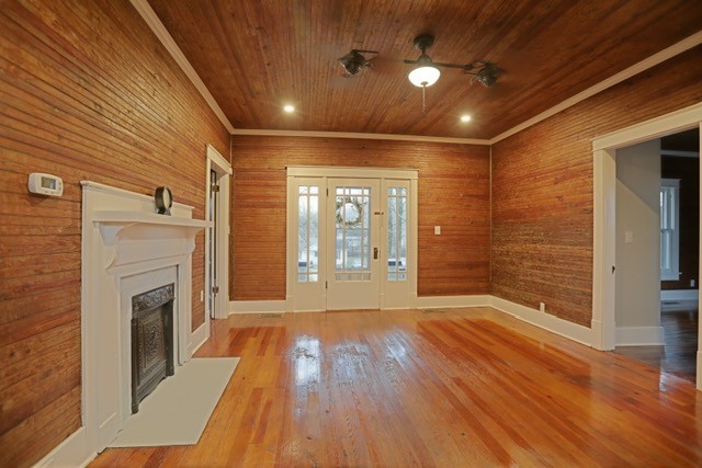 313 Spring St Property Photo 6