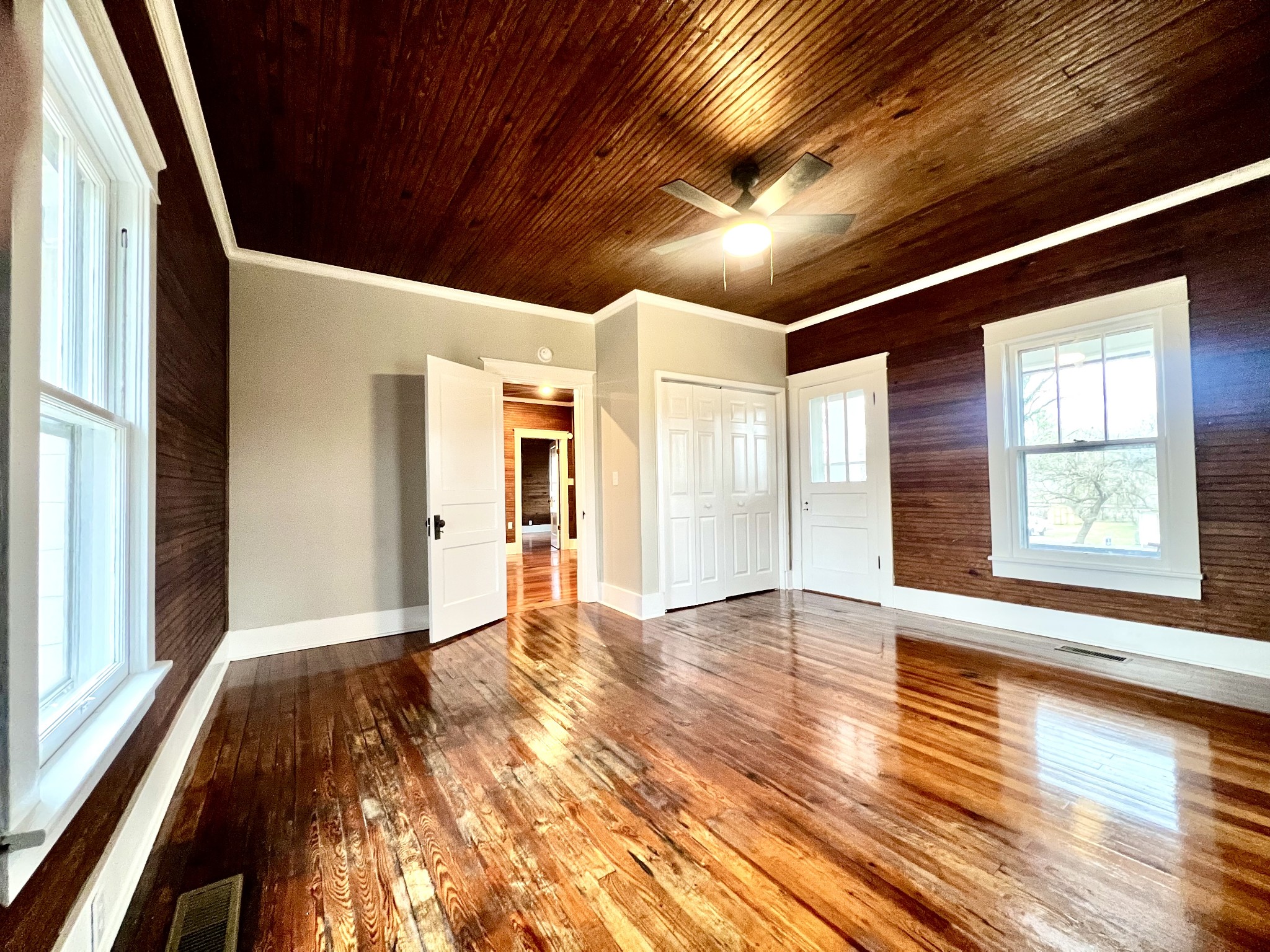 313 Spring St Property Photo 13