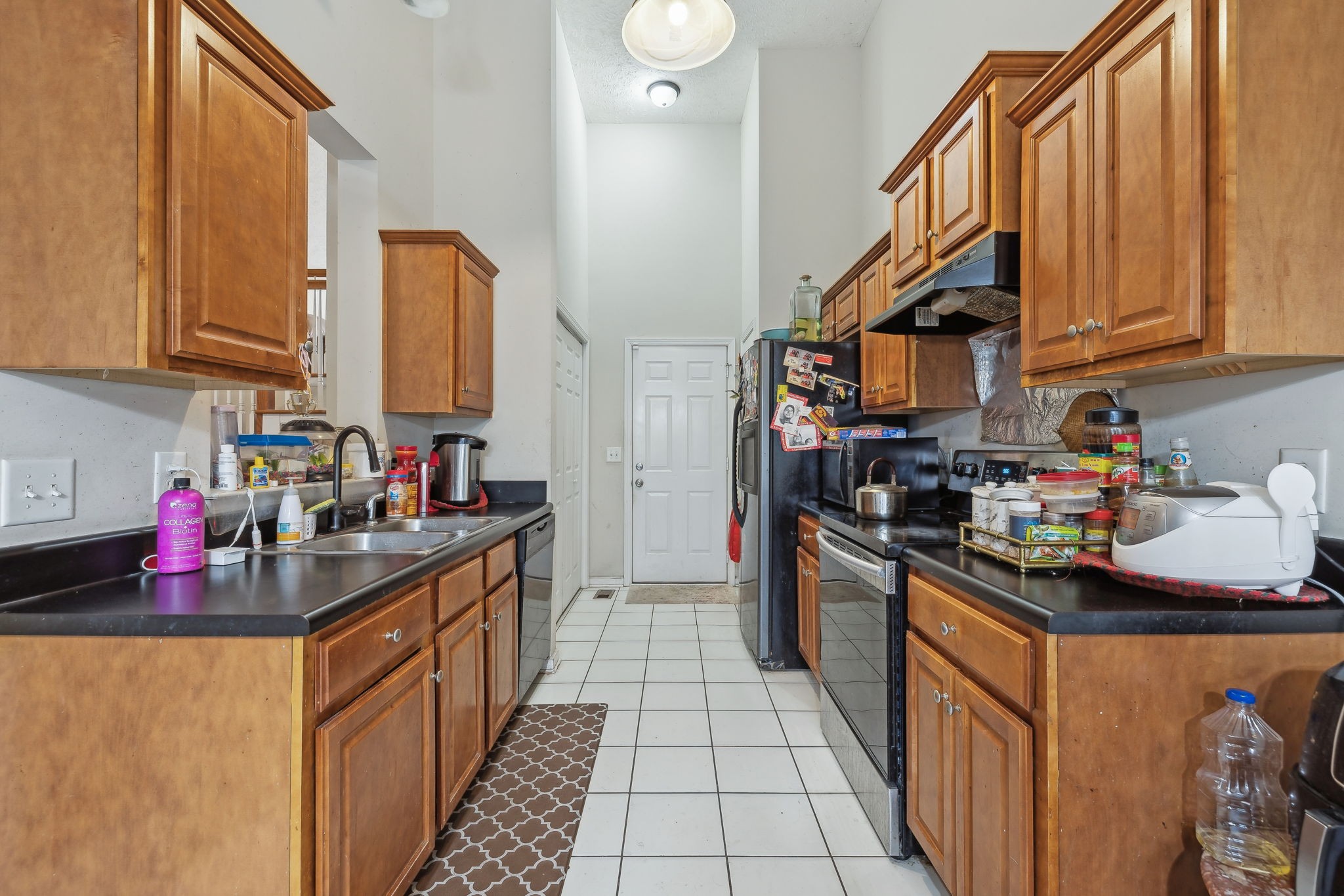 416 Birchclay Pt, S Property Photo 5