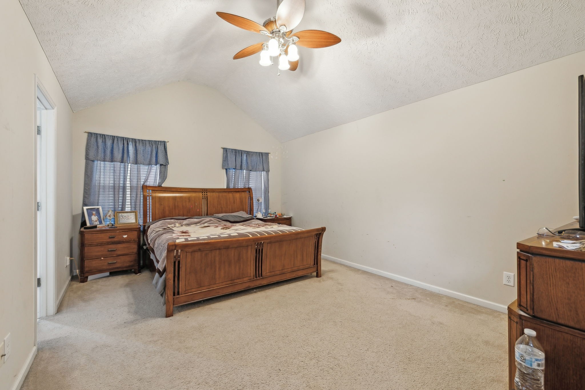 416 Birchclay Pt, S Property Photo 7