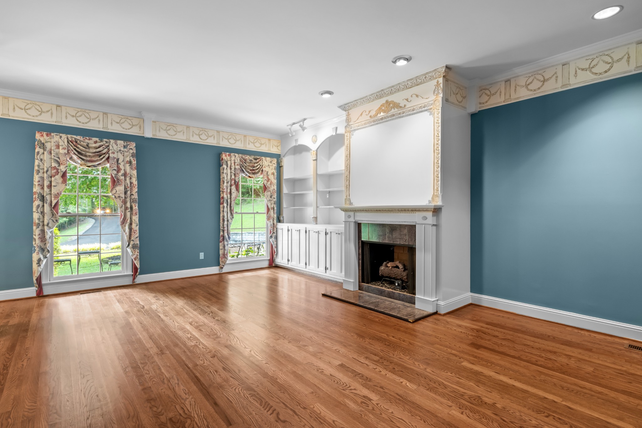 7853 Old Charlotte Pike Property Photo 4
