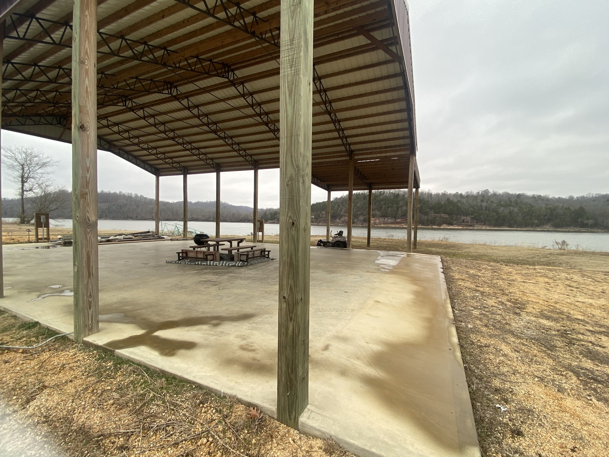 753 River Front Dr Property Photo 8
