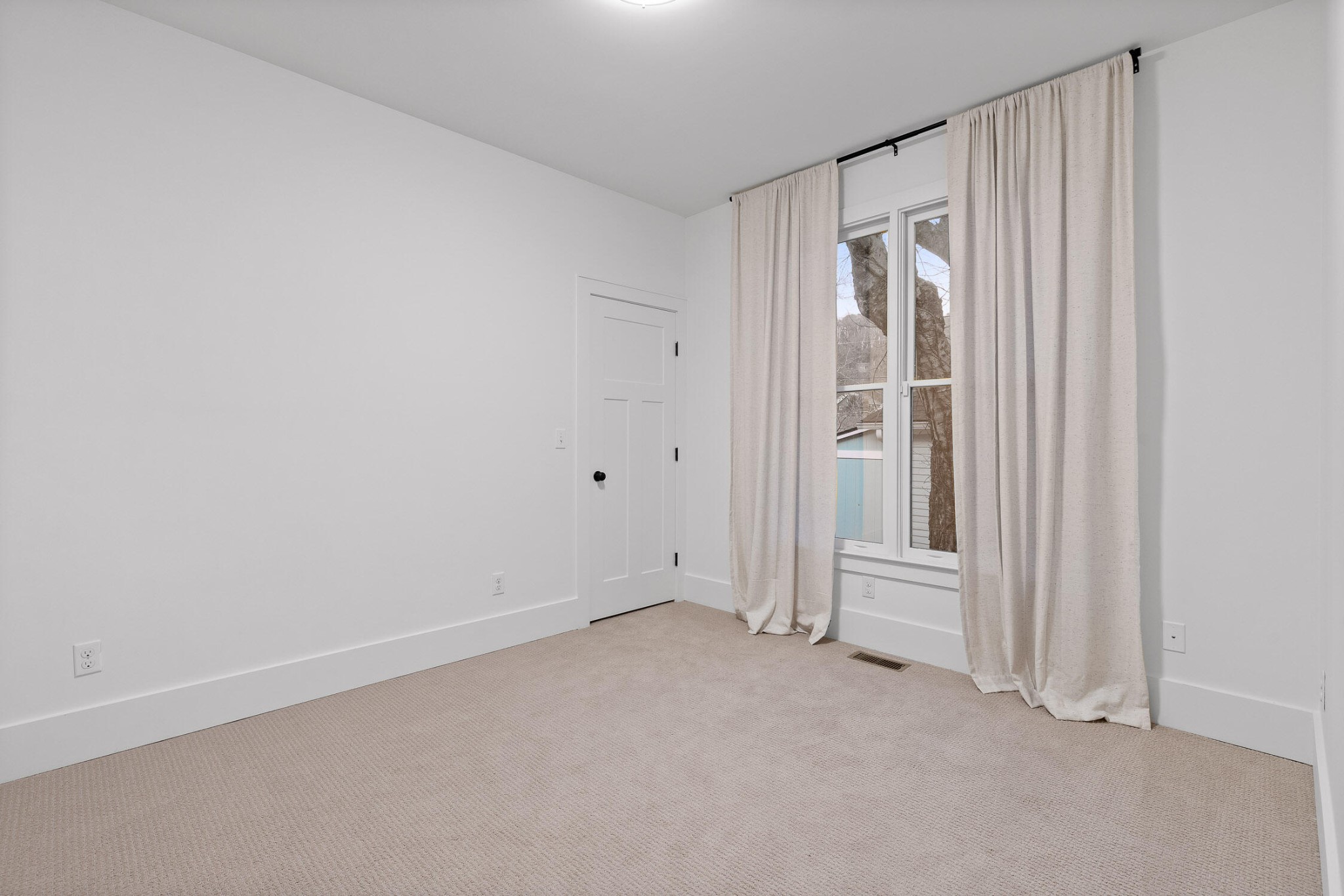 1507 W 46th Street Property Photo 38