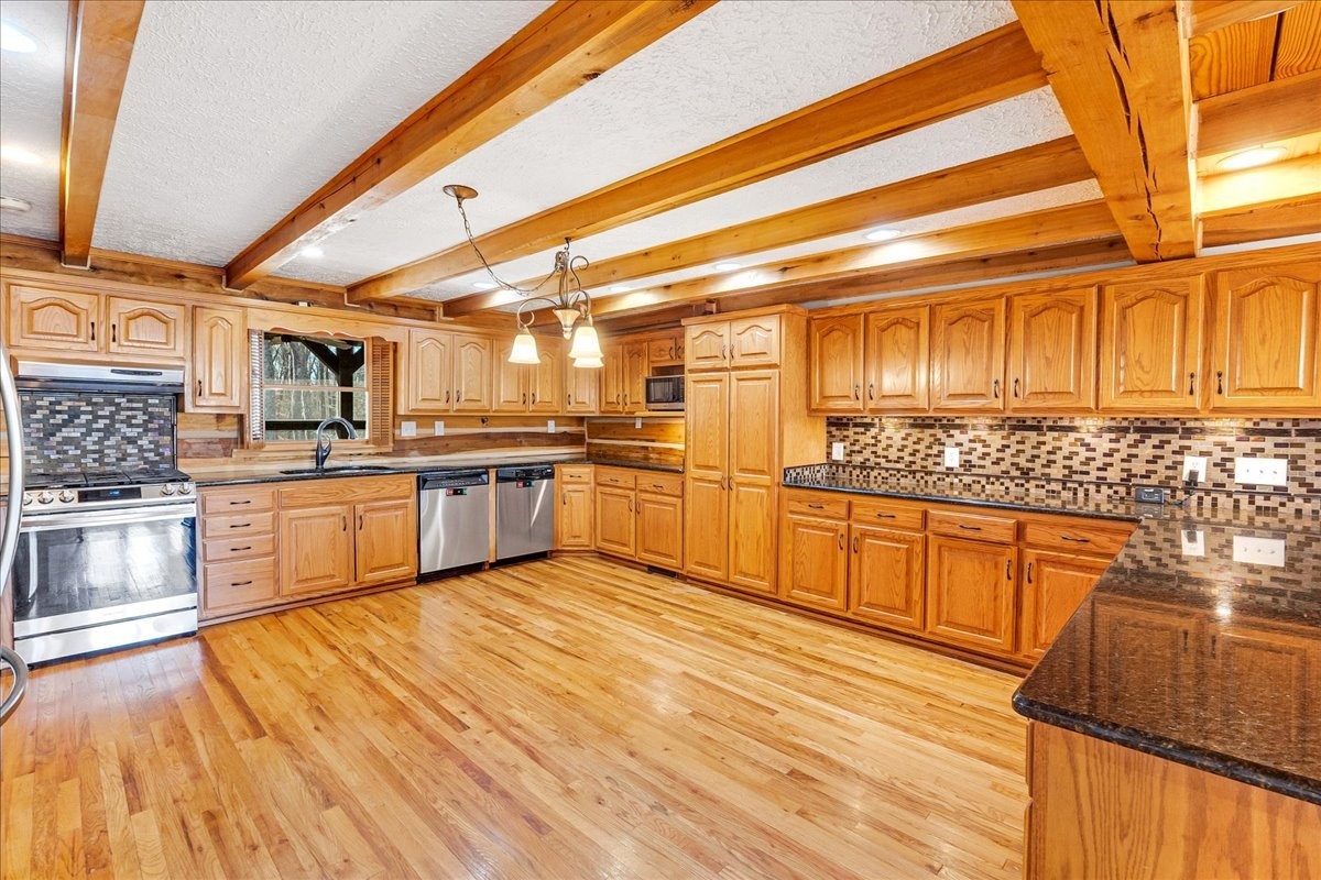312 Roscoe Lynn Rd Property Photo 13