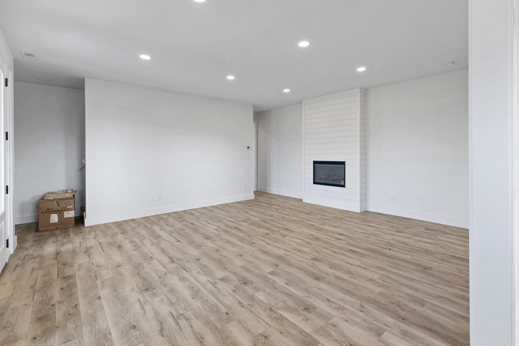 1807 Three Island Road Property Photo 9