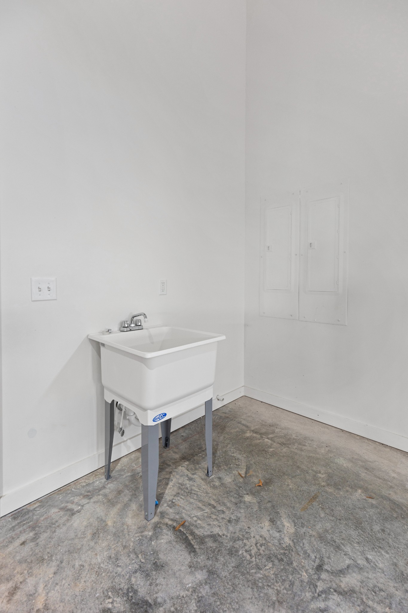 1807 Three Island Road Property Photo 46