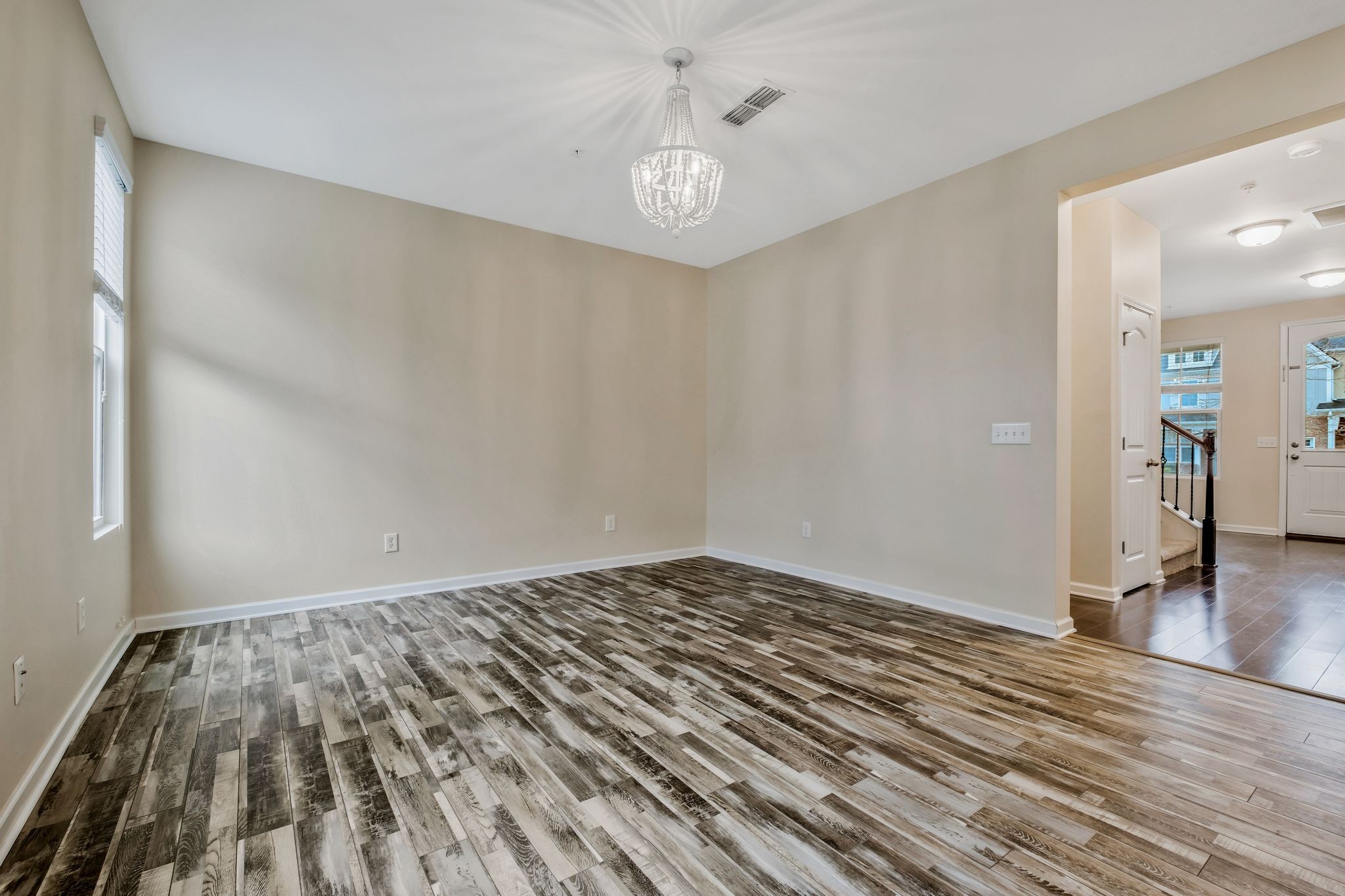 802 Kennear Ln Property Photo 9
