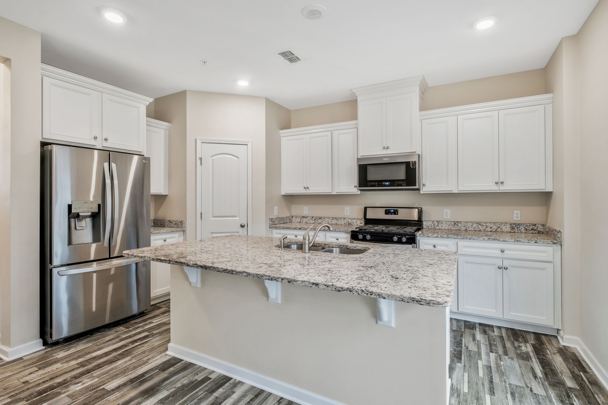 802 Kennear Ln Property Photo 11