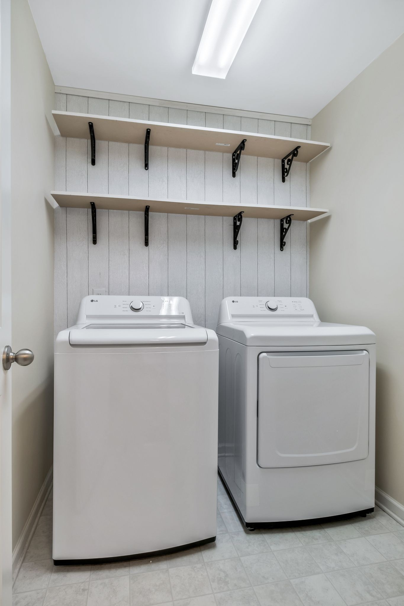 802 Kennear Ln Property Photo 18