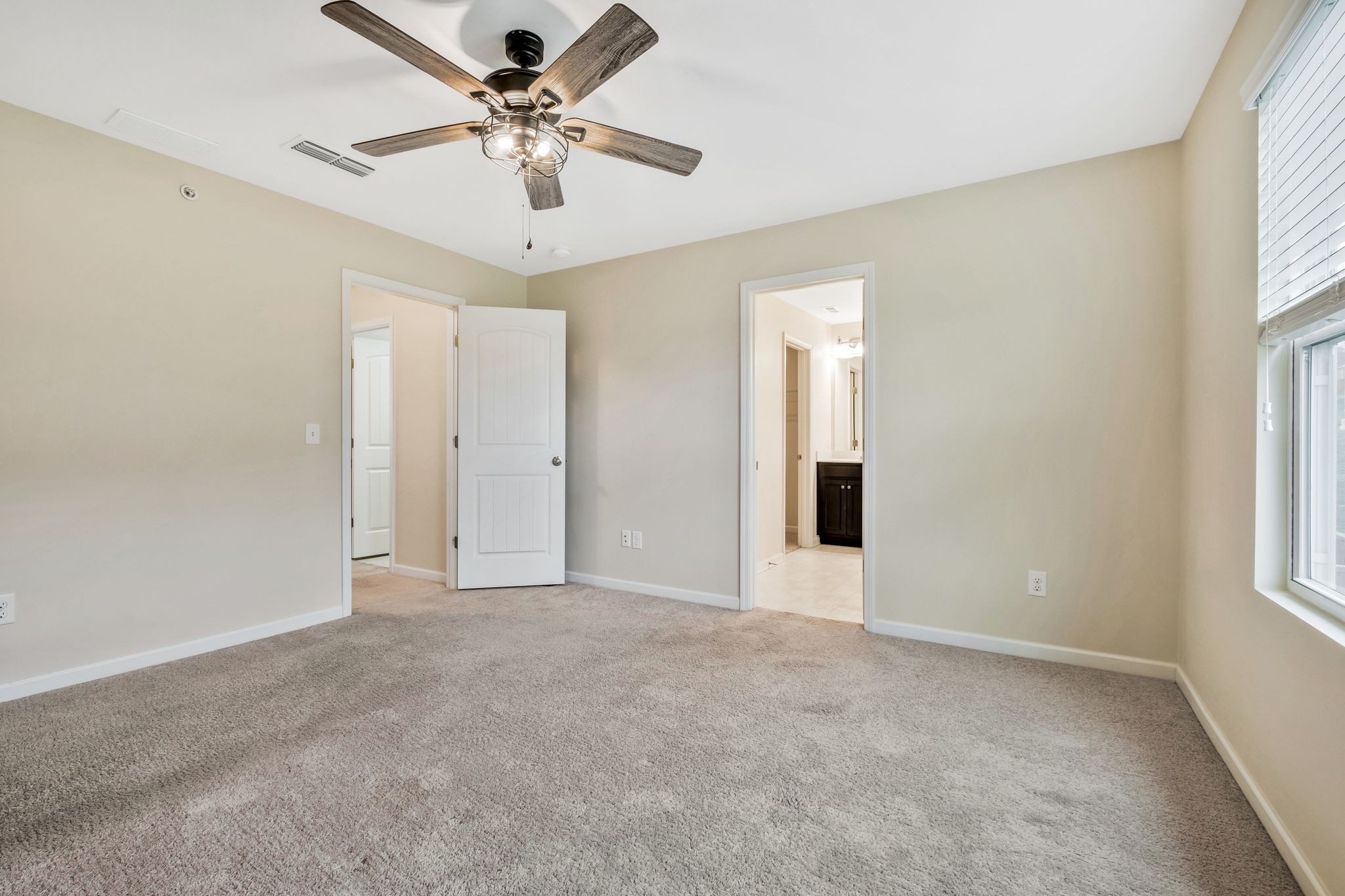 802 Kennear Ln Property Photo 20