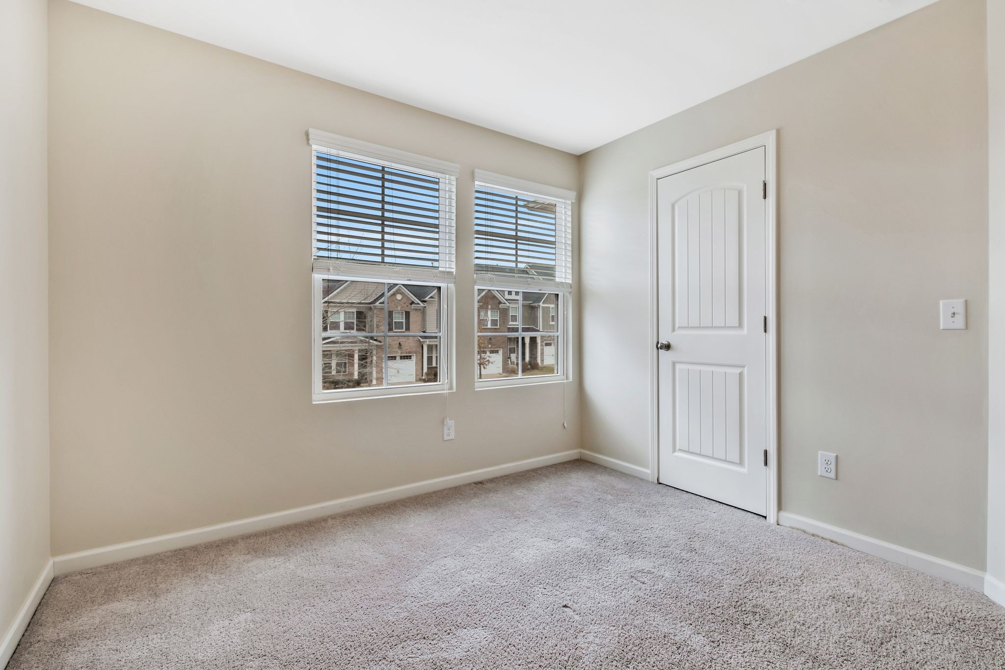 802 Kennear Ln Property Photo 25