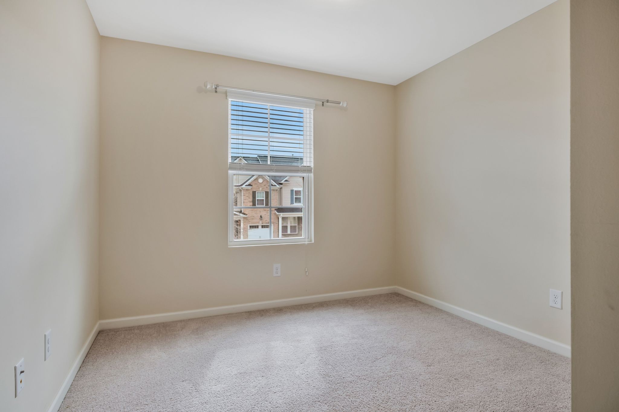 802 Kennear Ln Property Photo 28