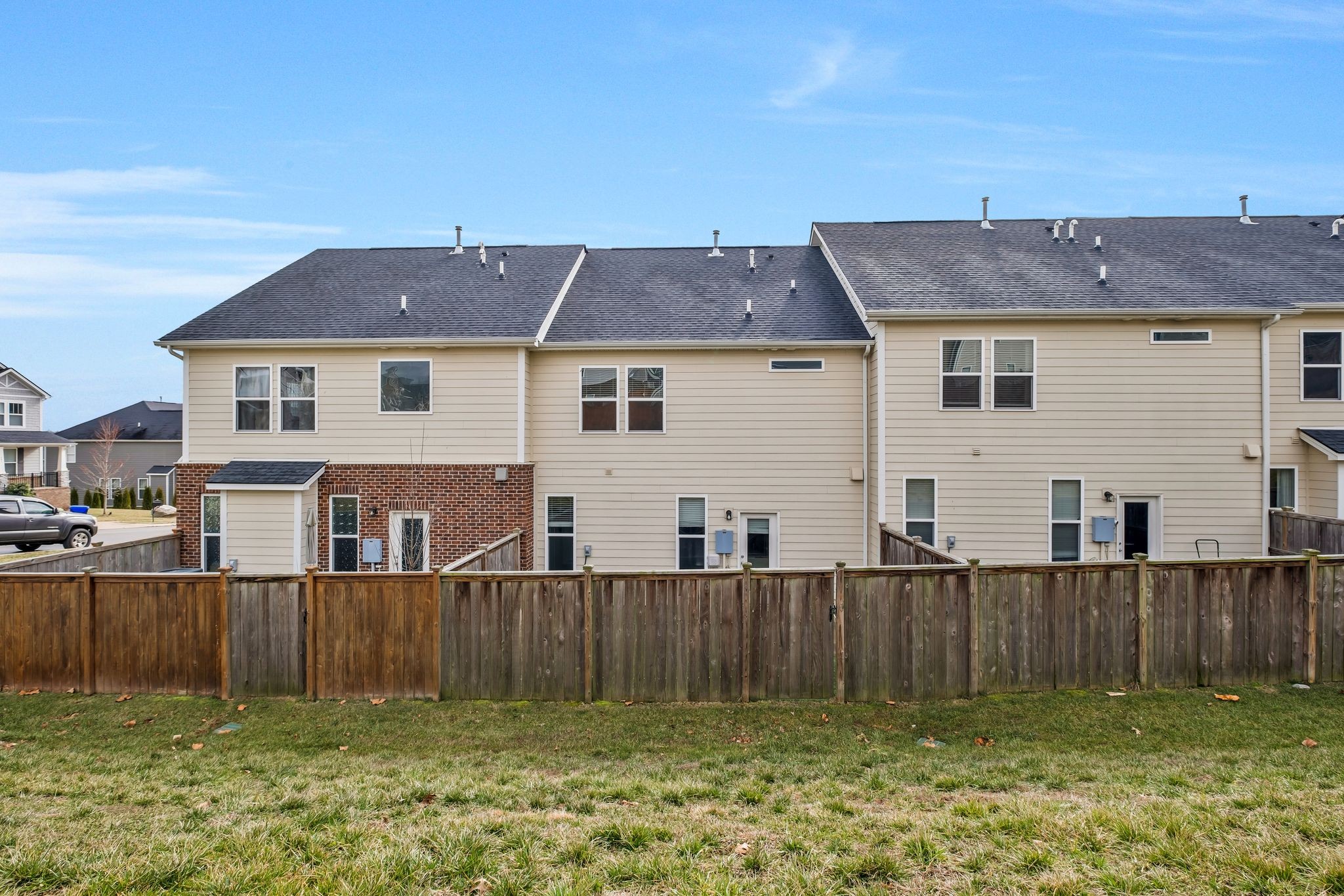 802 Kennear Ln Property Photo 32