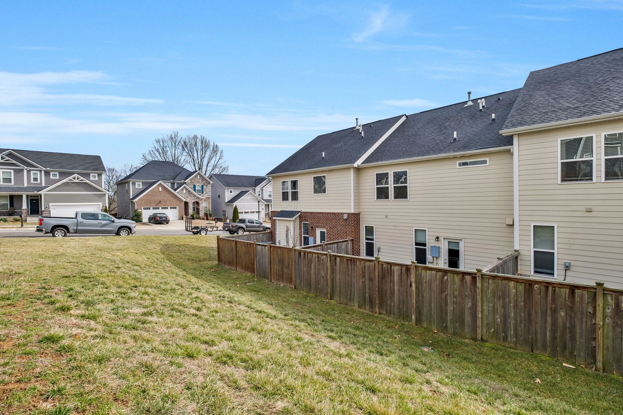 802 Kennear Ln Property Photo 33