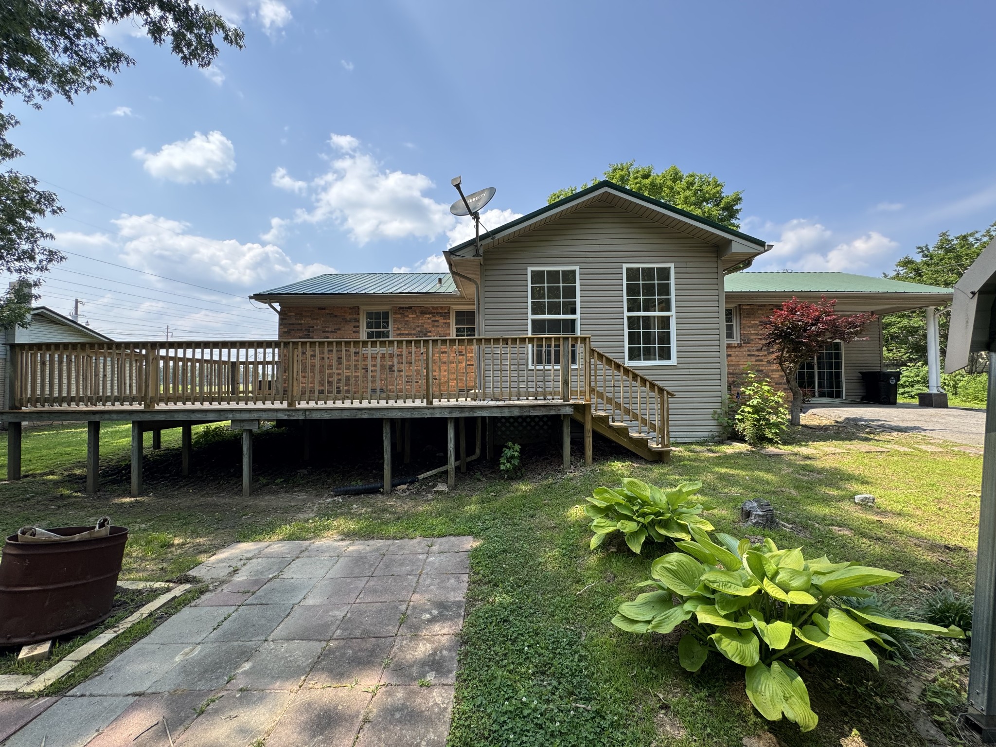 308 Leader Dr Property Photo 3