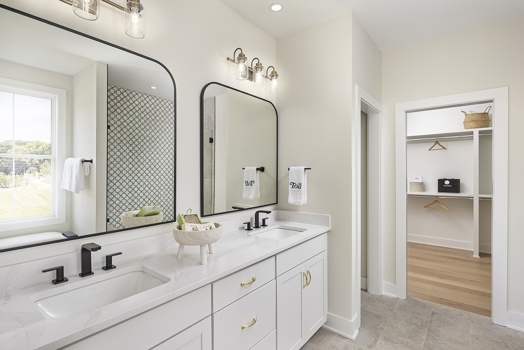 465 Tomlinson Pointe Property Photo 14