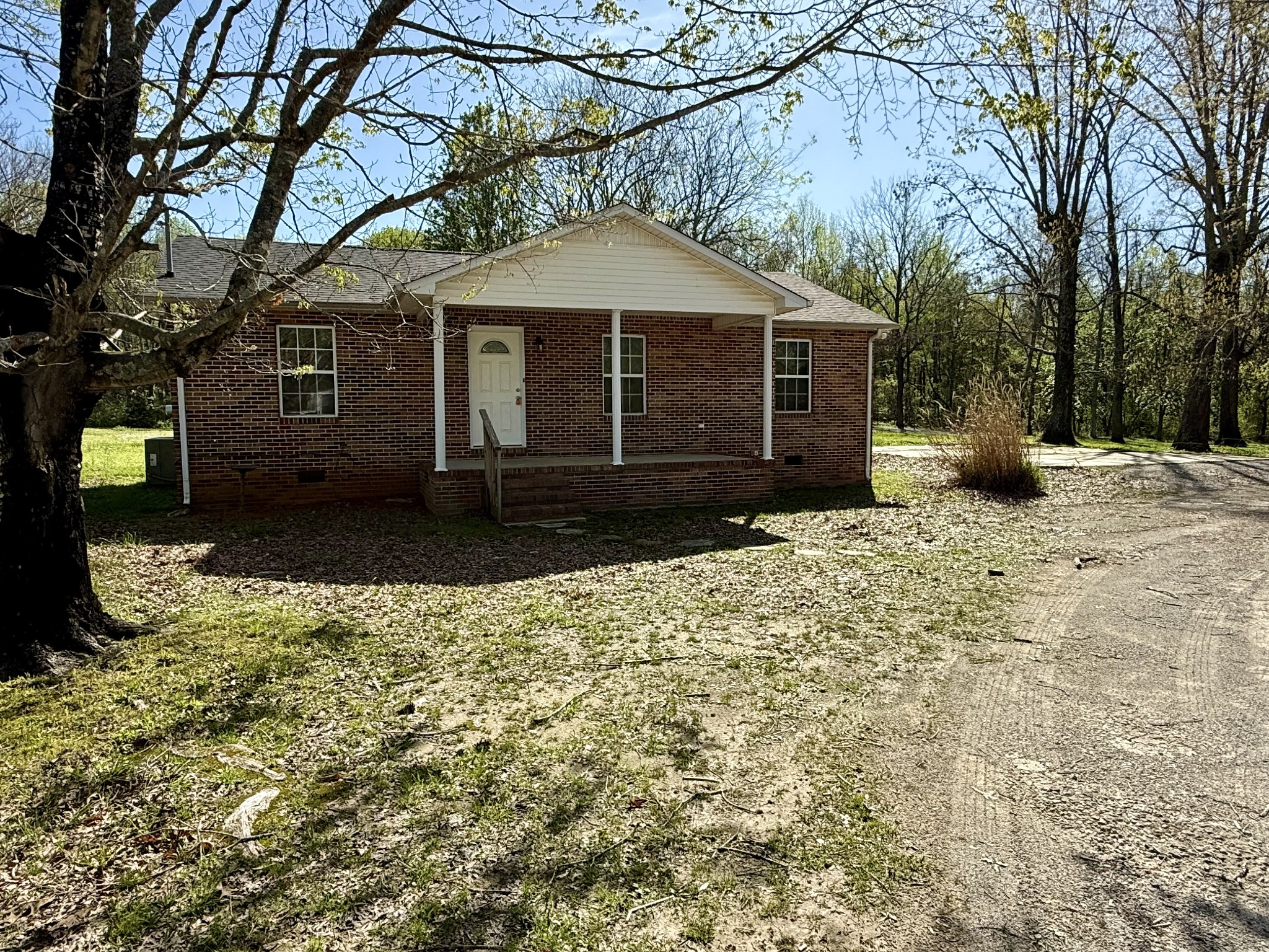 414 Summitville Rd Property Photo