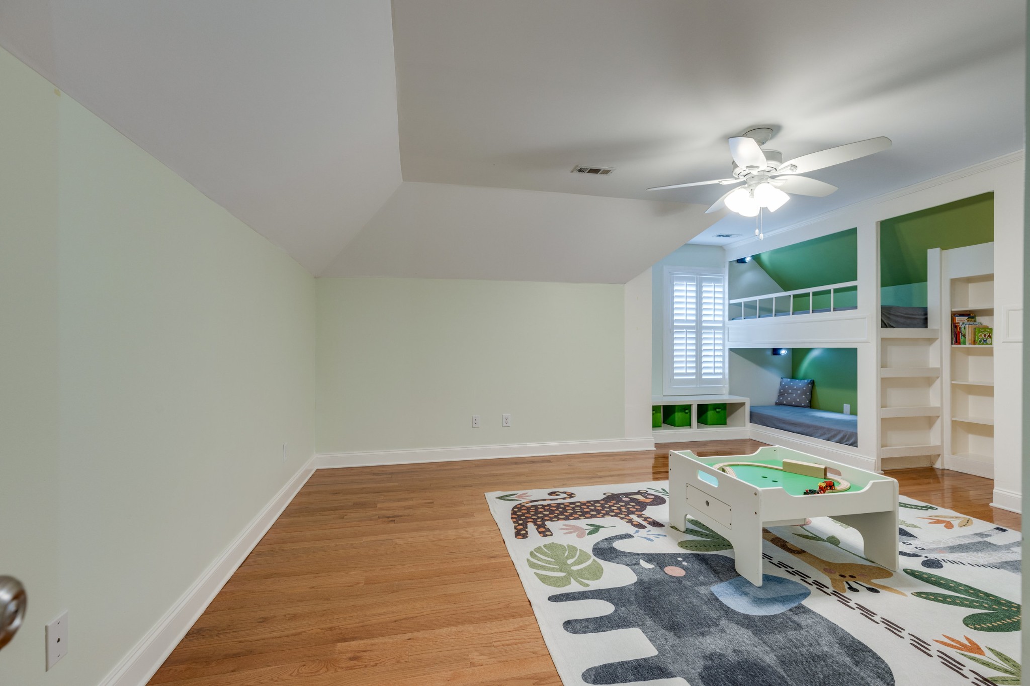 1528 Bunbury Dr Property Photo 32