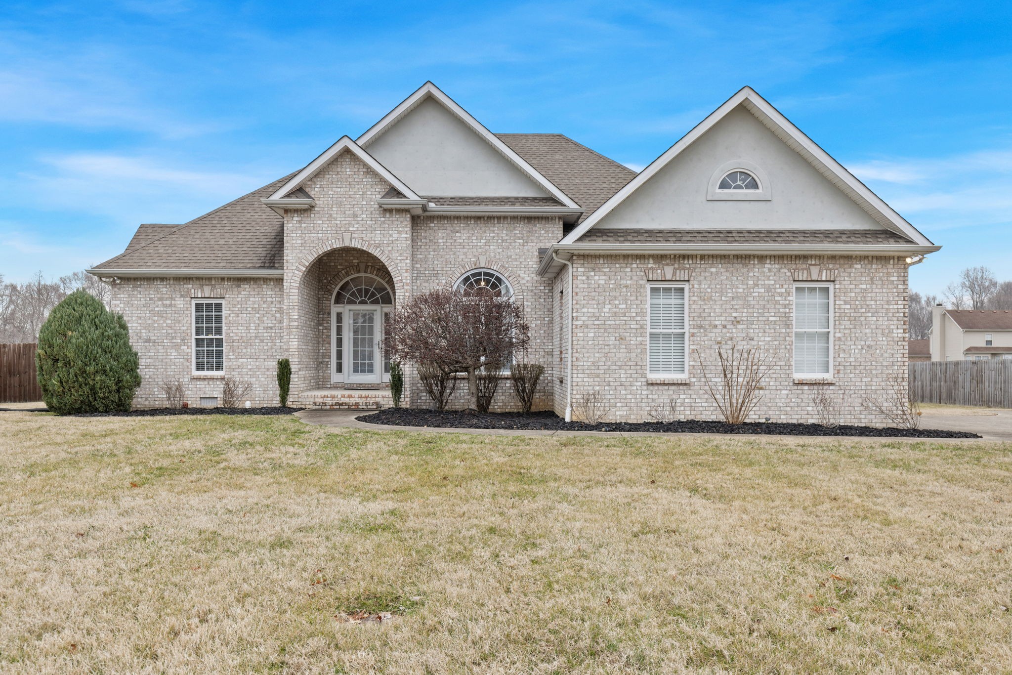 208 Deerfield Dr Property Photo 1