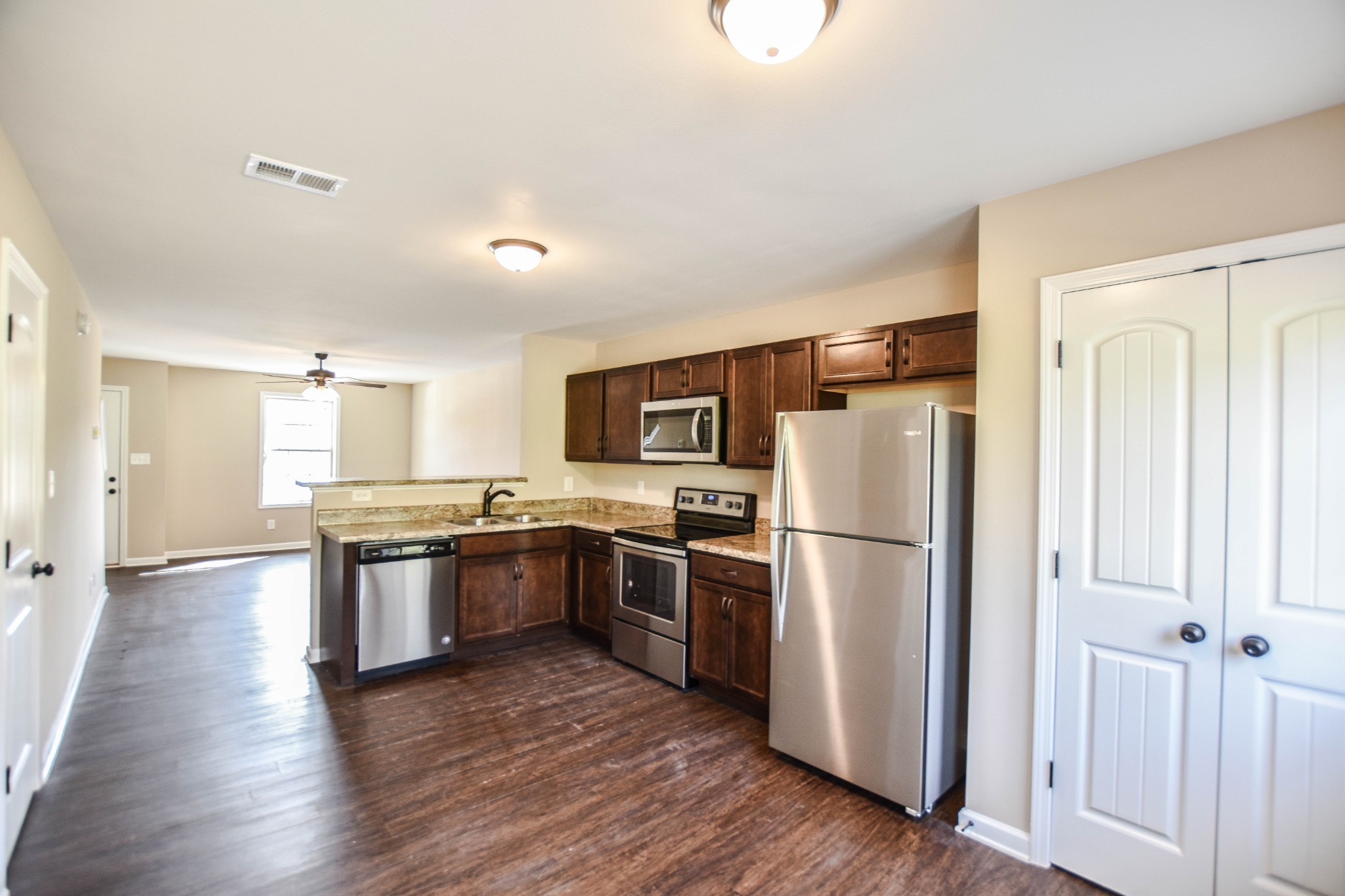 152 Center Pointe Drive Property Photo 4