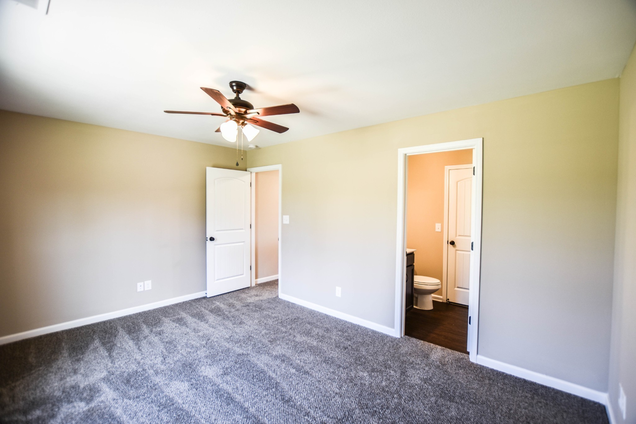 152 Center Pointe Drive Property Photo 9