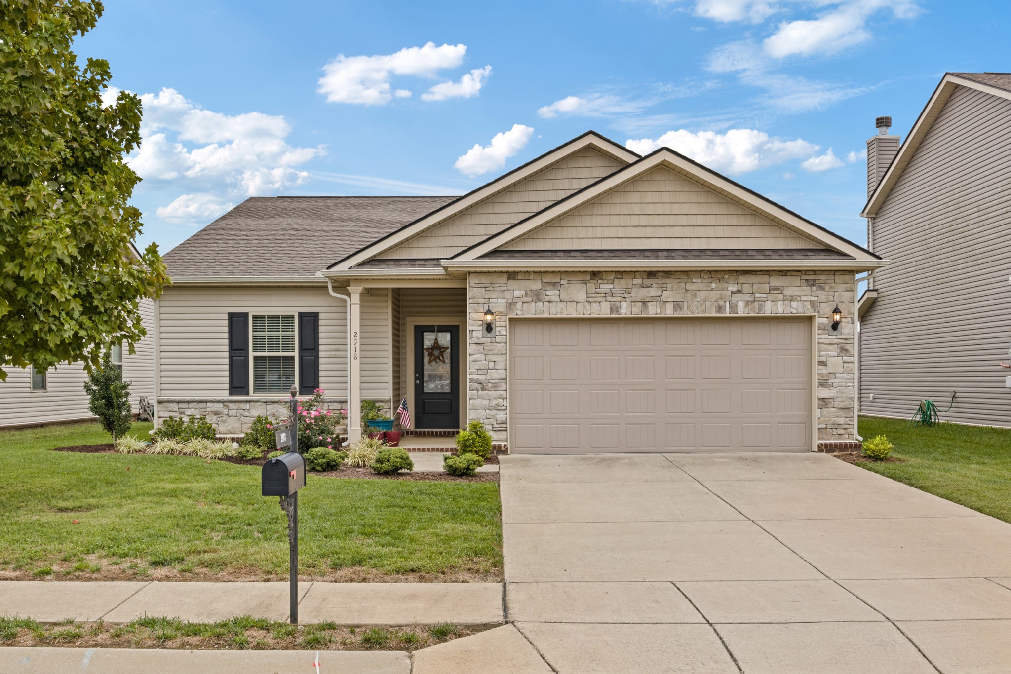 2918 Hen Brook Dr Property Photo 2