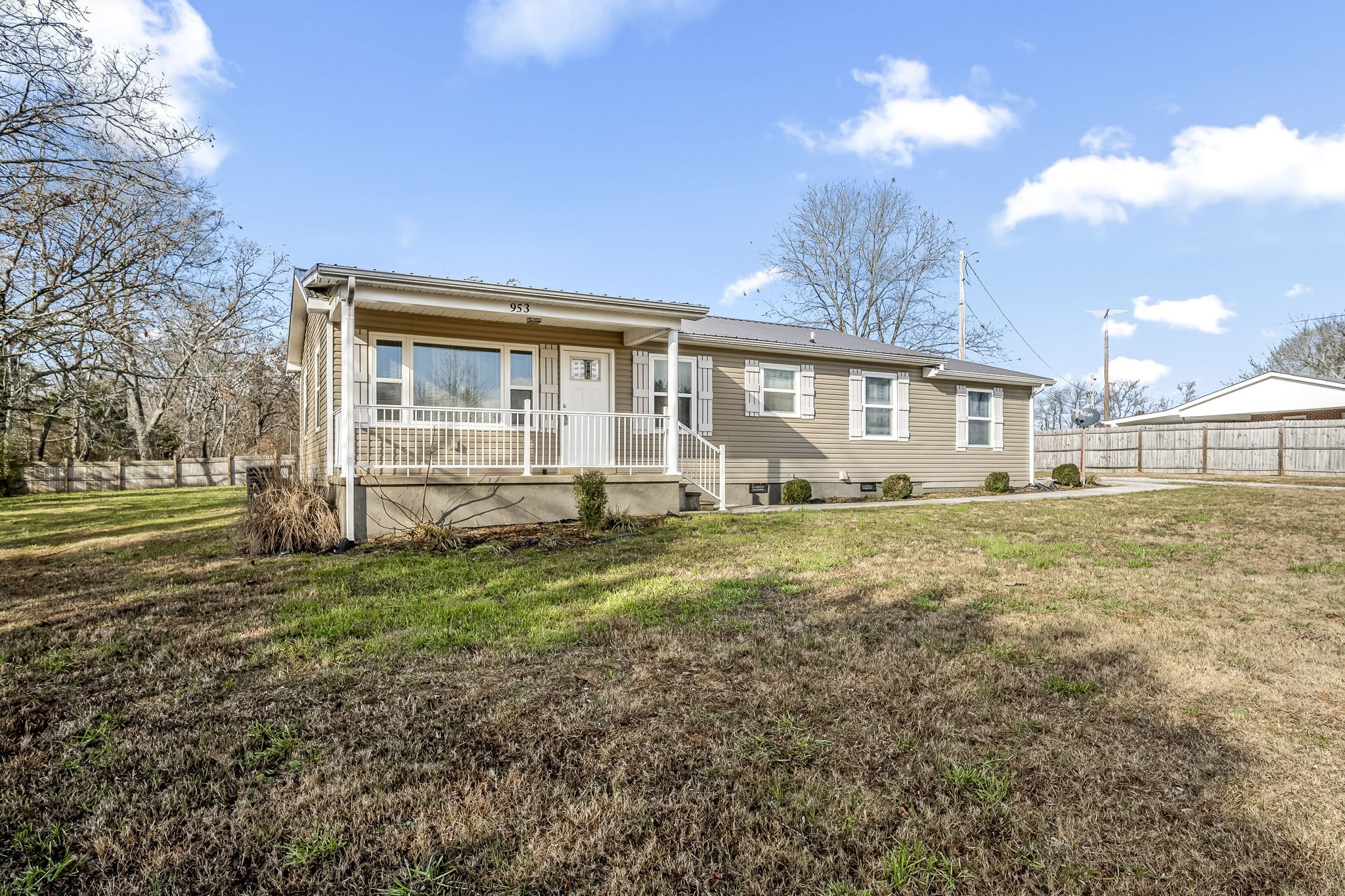 953 Mike Muncey Rd Property Photo 2