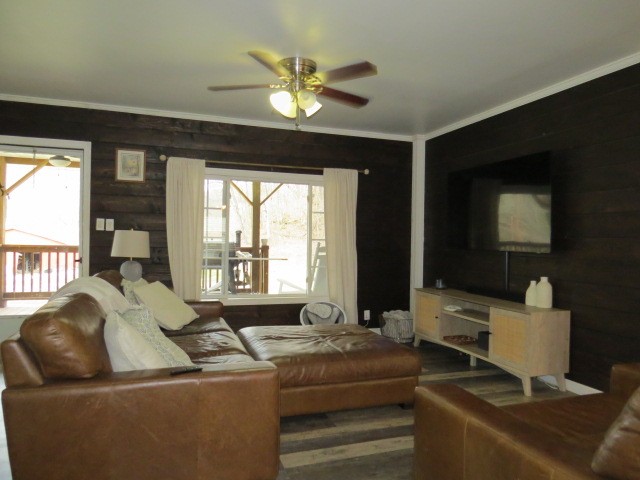 1074 Kersey Hollow Rd Property Photo 10