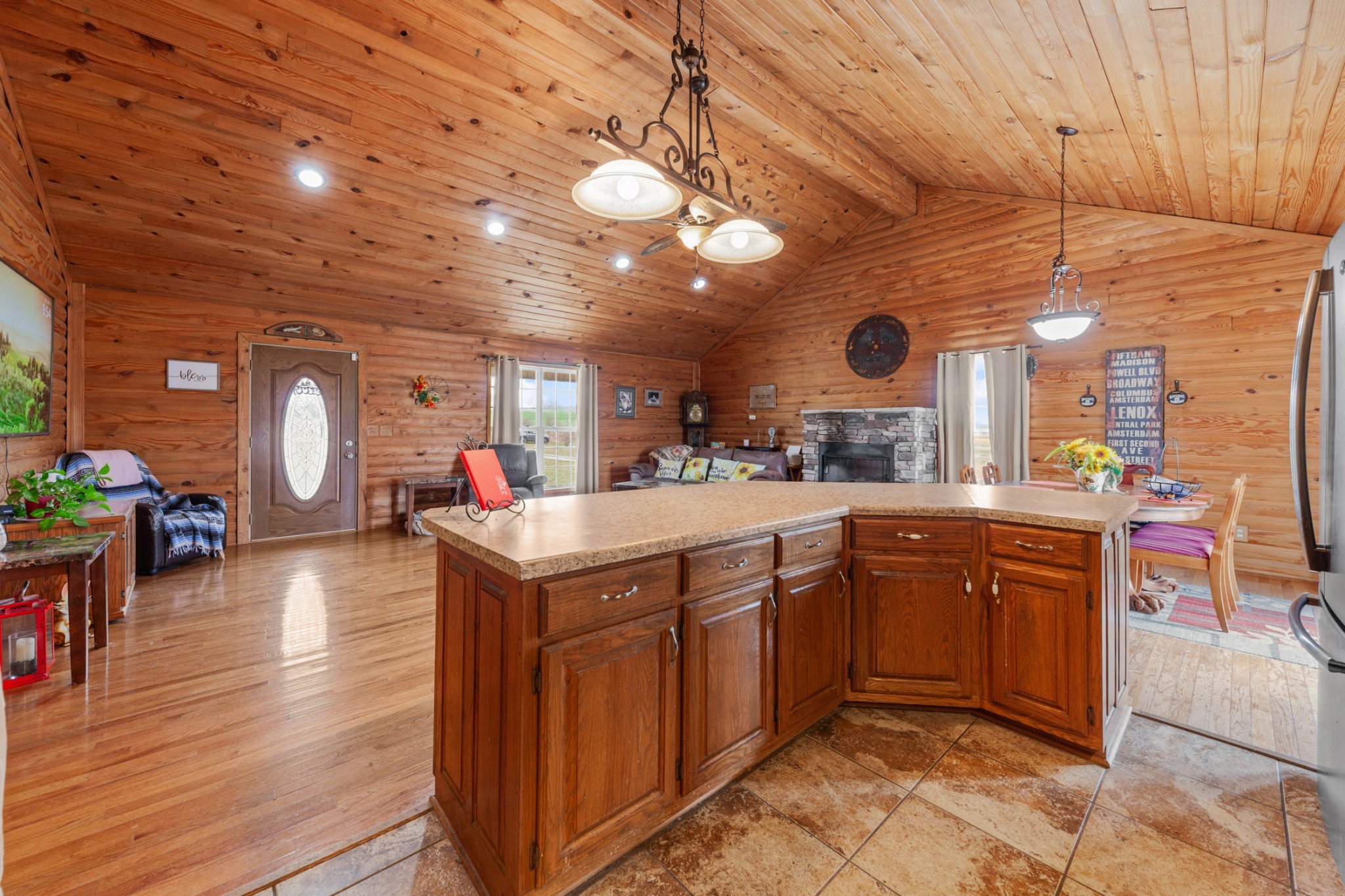 78 Lovers Ln Property Photo 32
