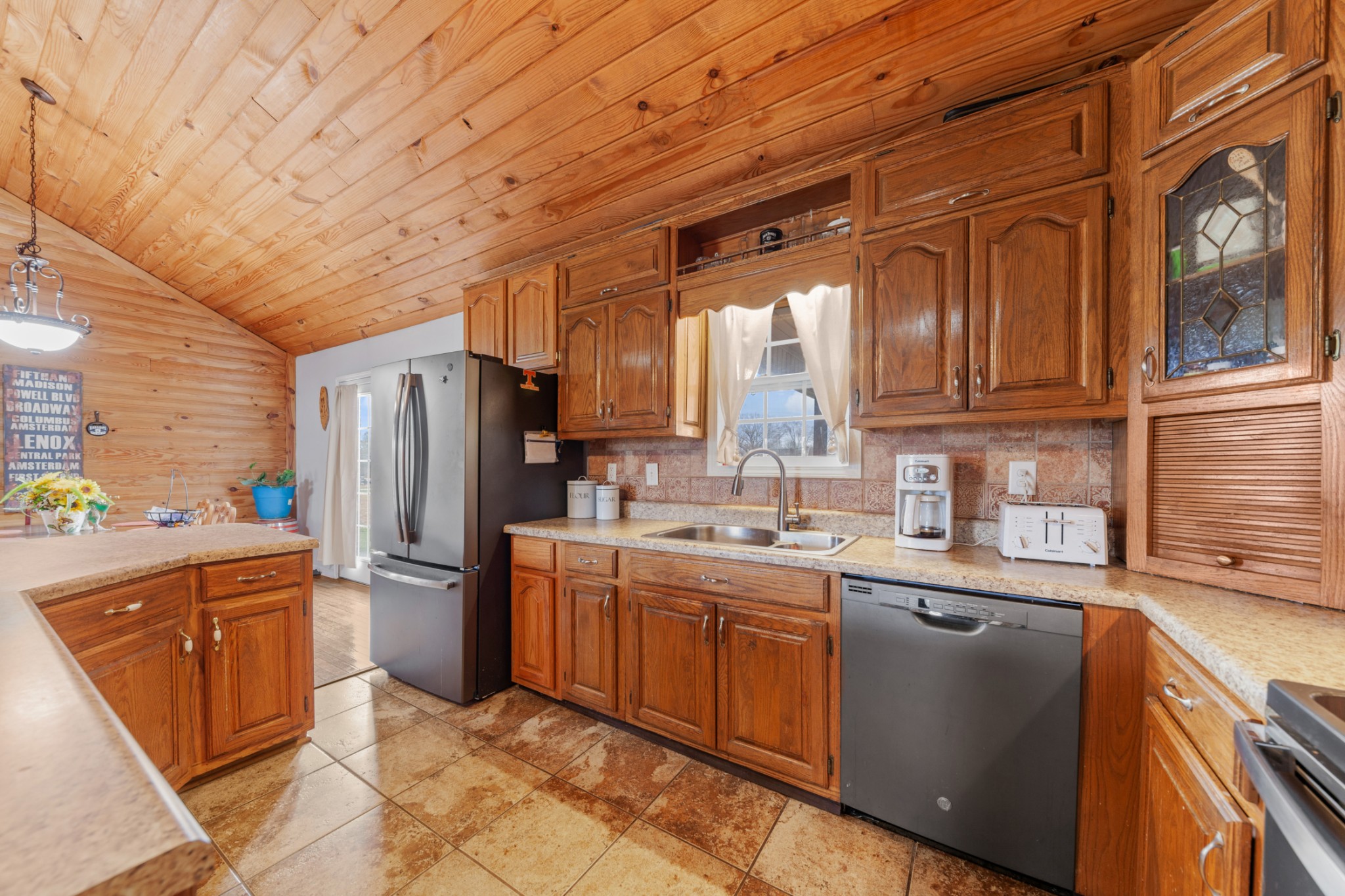78 Lovers Ln Property Photo 33