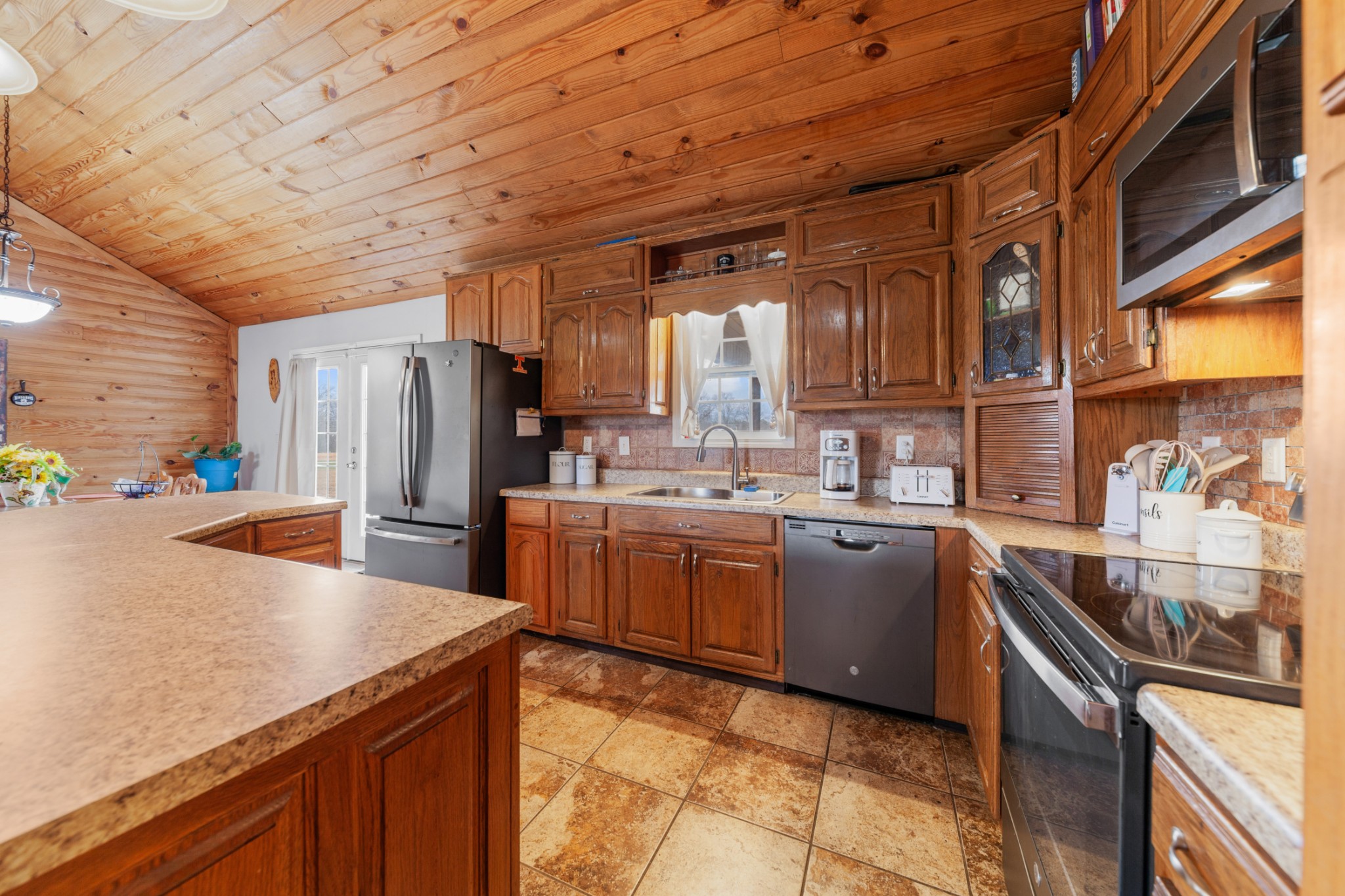78 Lovers Ln Property Photo 35