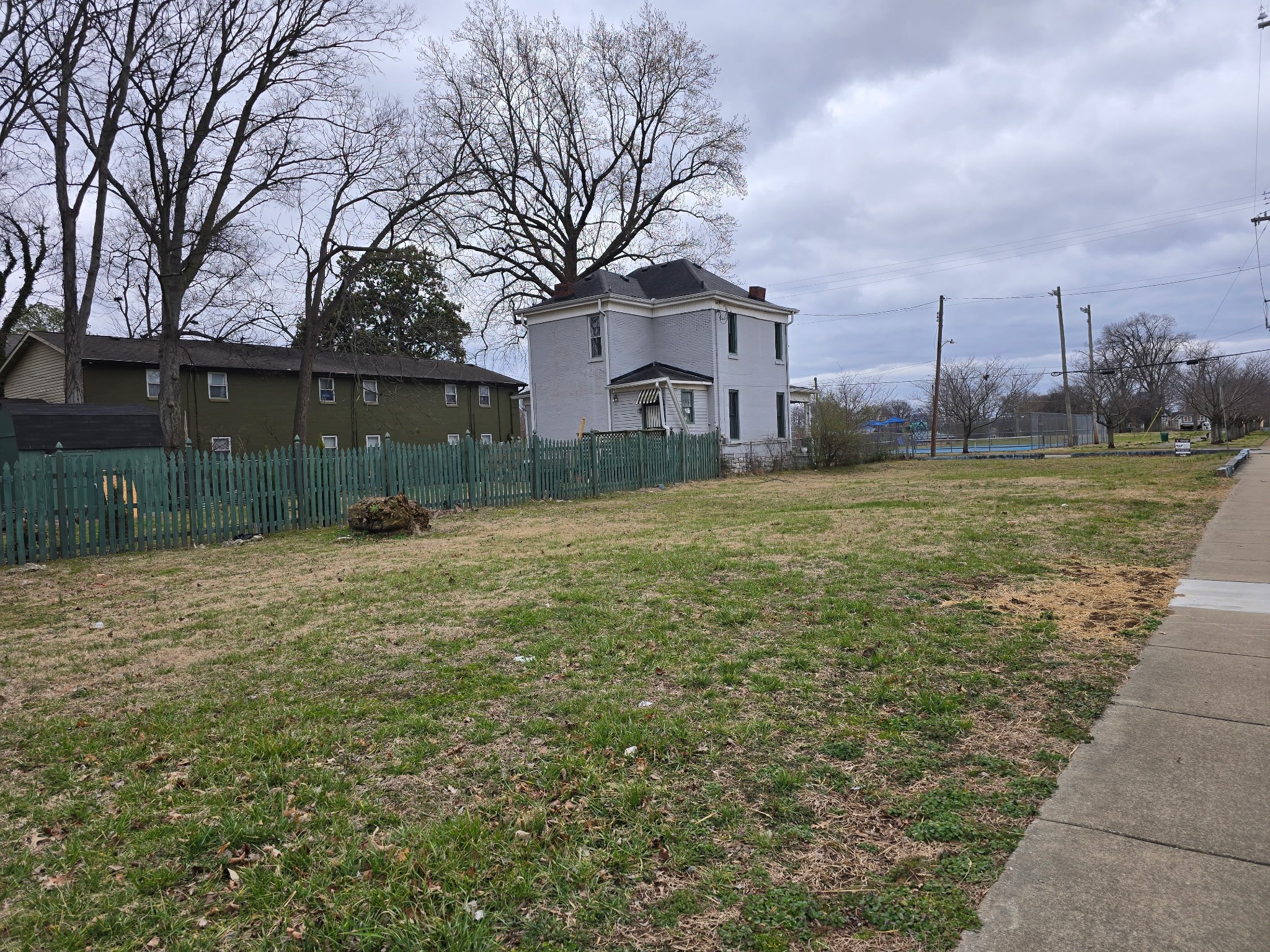 301 Grace St Property Photo 1