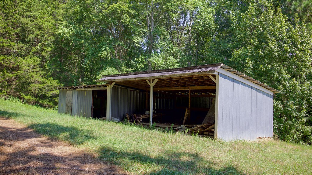 1142 Poss Rd Property Photo 8