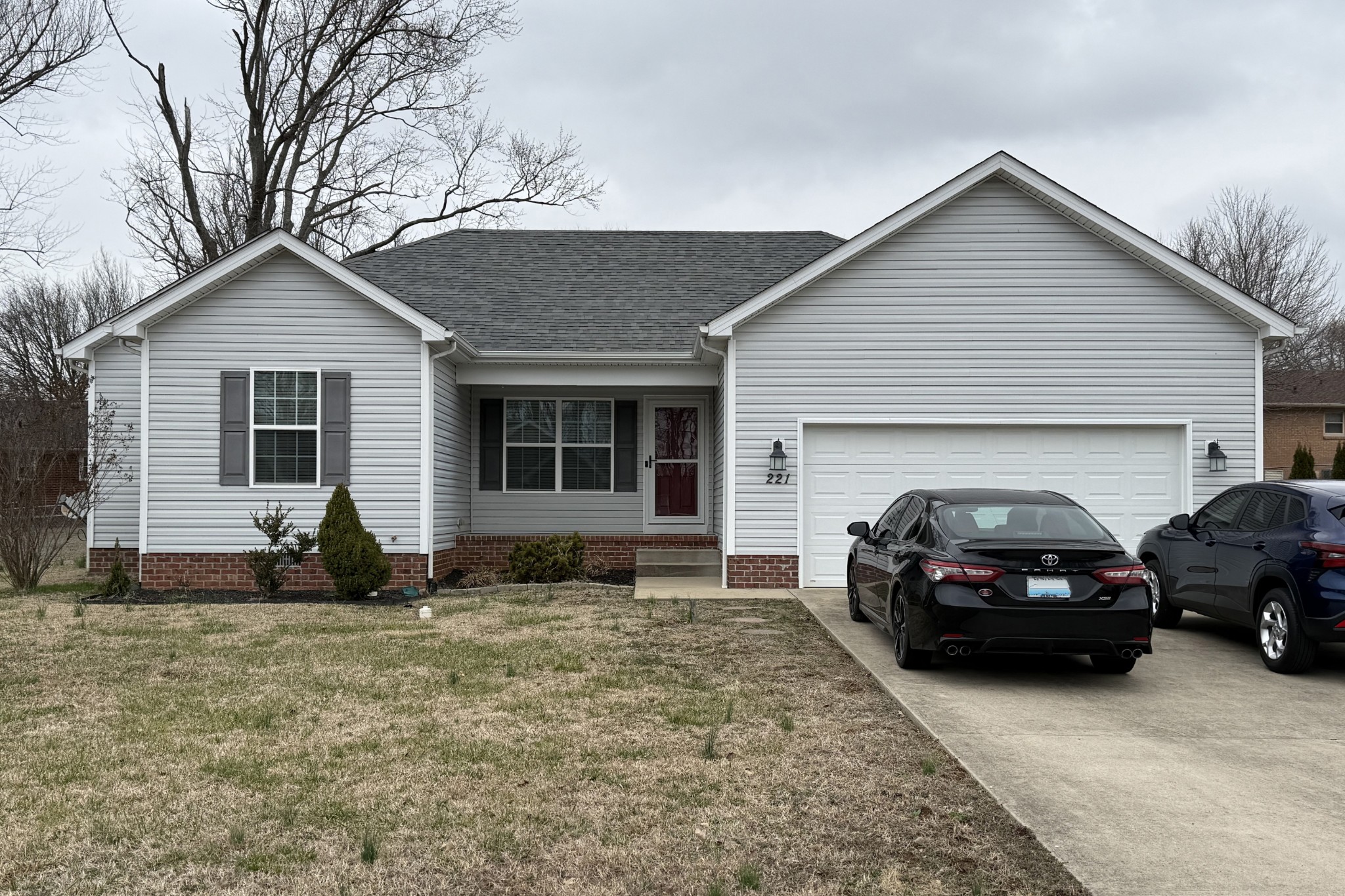 221 Logan Ln Property Photo 12