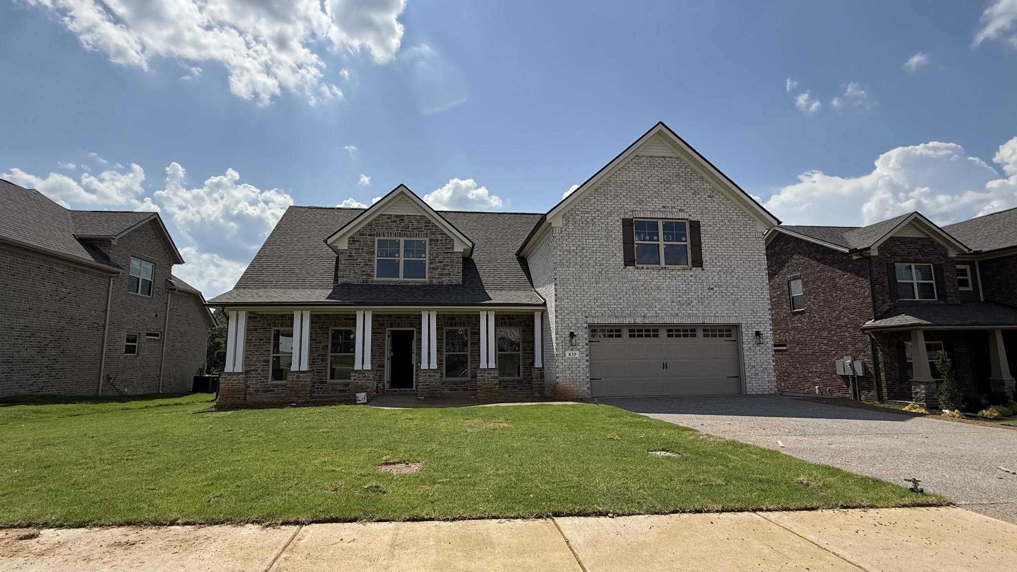 839 Stovers Glen Property Photo 2