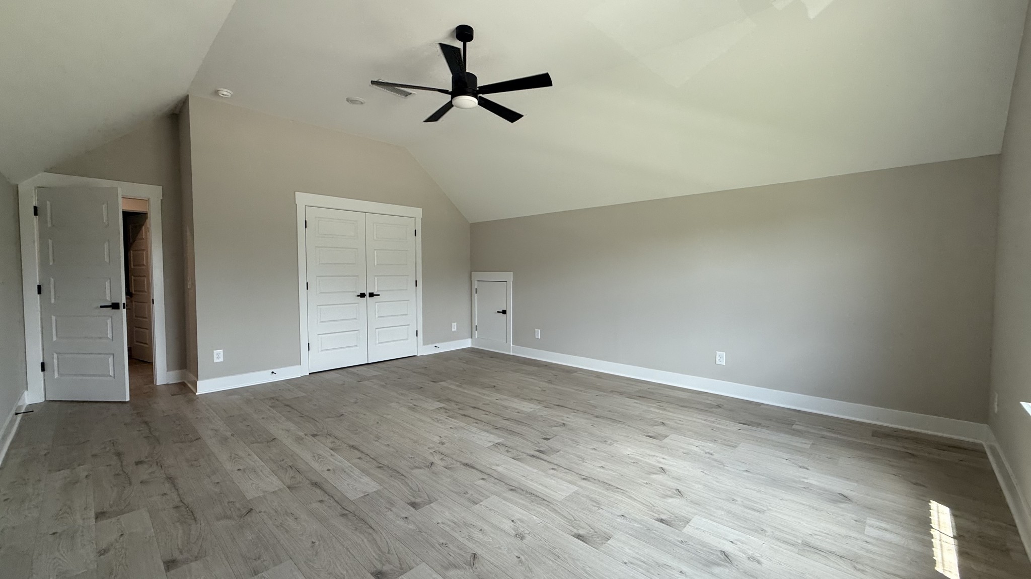 835 Stovers Glen Property Photo 18