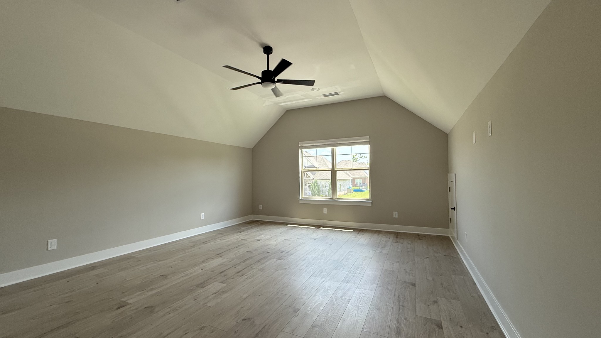 835 Stovers Glen Property Photo 19