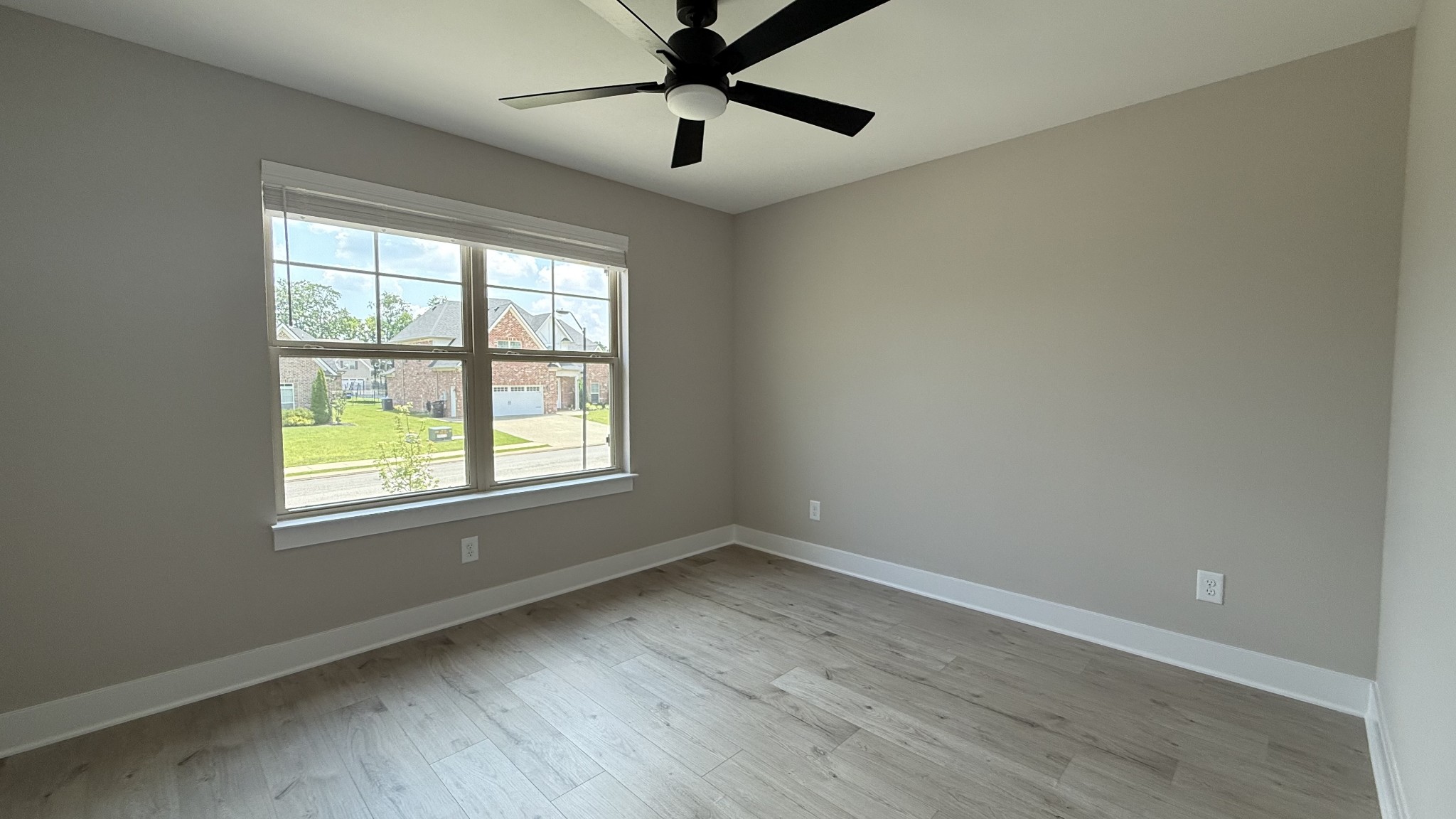 835 Stovers Glen Property Photo 23