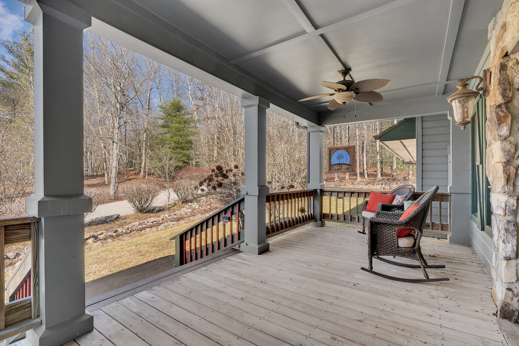 1044 Winterberry Dr Property Photo 4