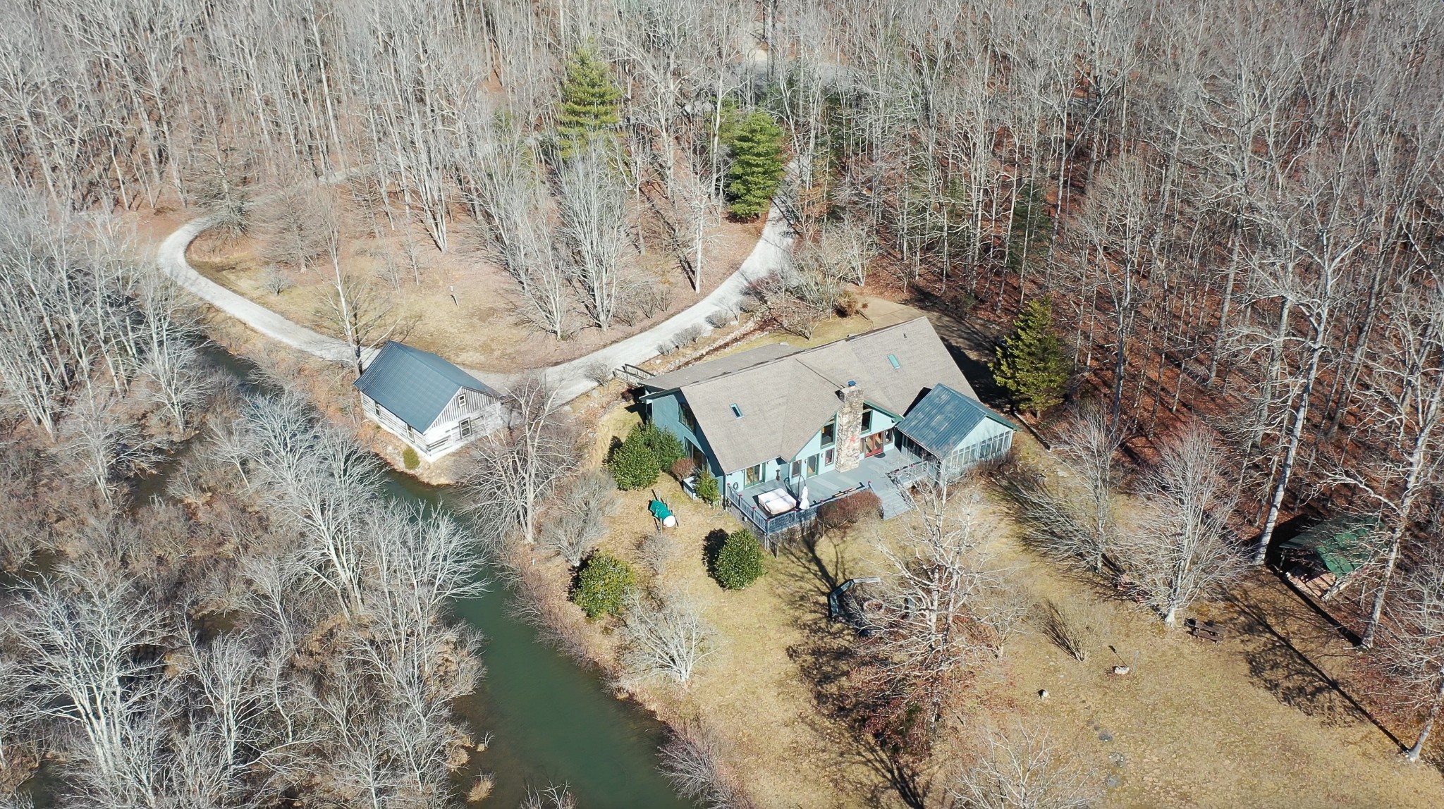 1044 Winterberry Dr Property Photo 10
