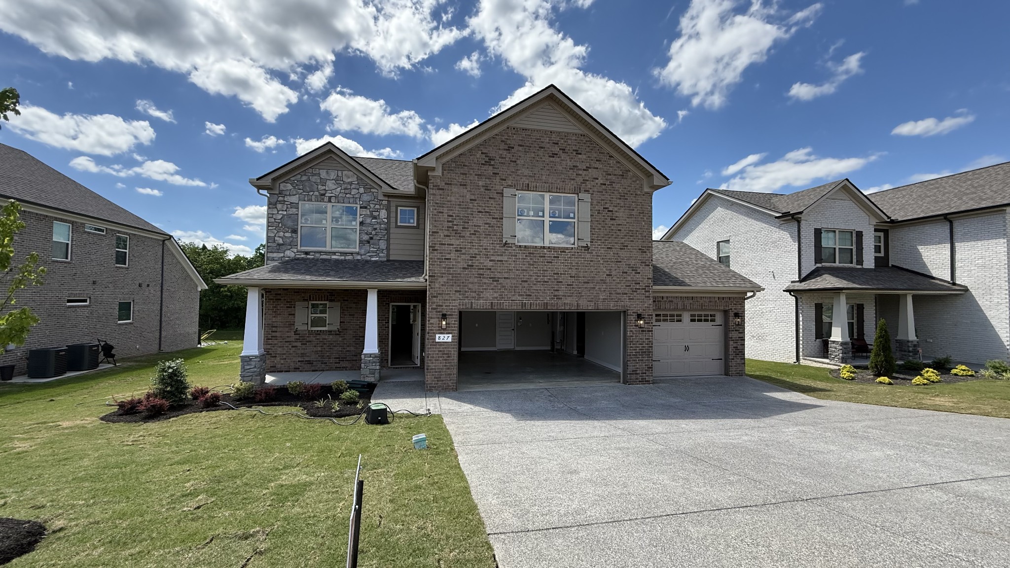 827 Stovers Glen Property Photo 1