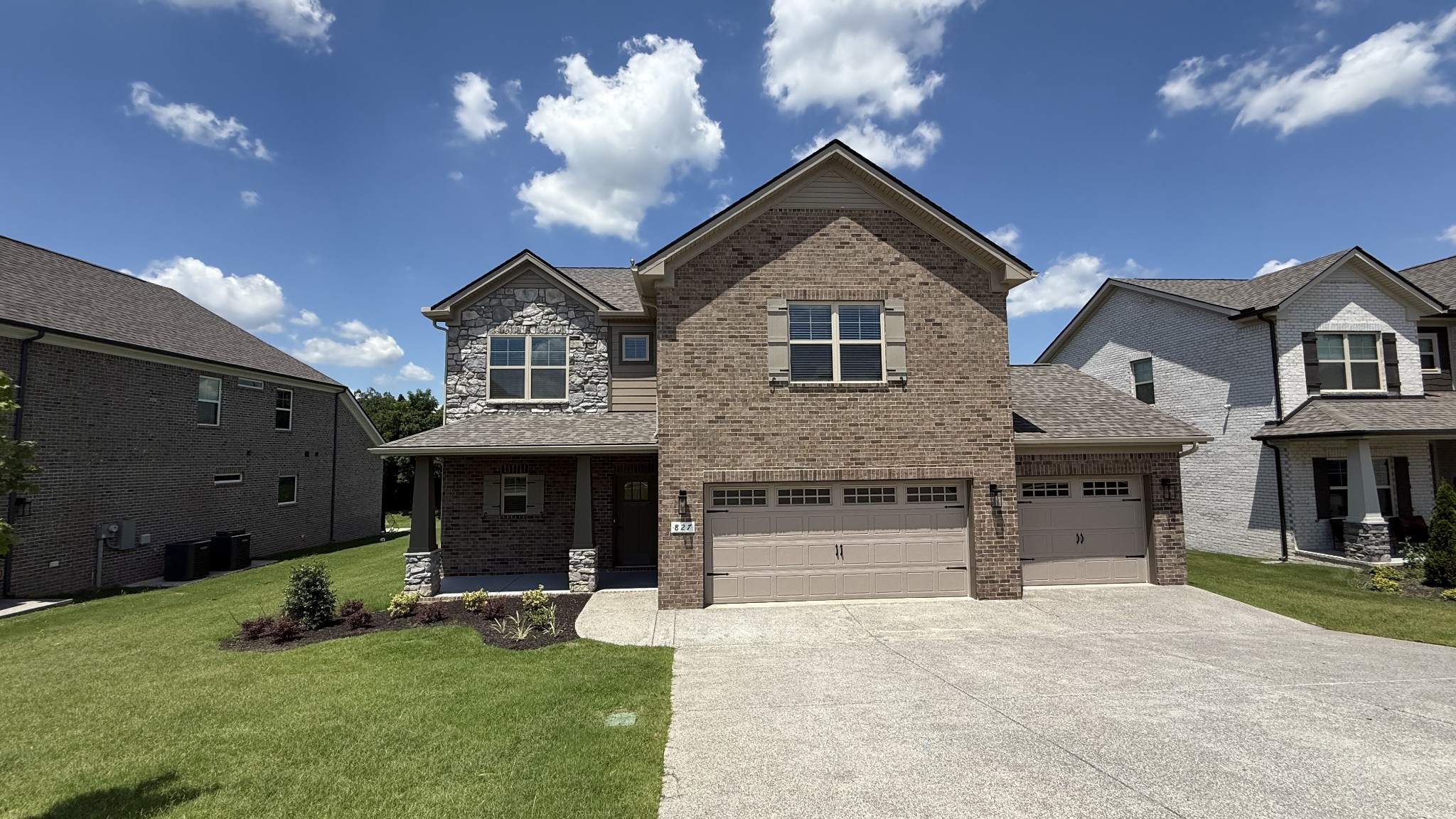 827 Stovers Glen Property Photo 1