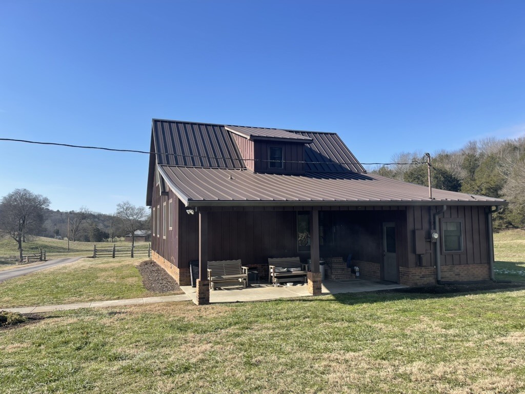 501 Gray Rd Property Photo 3