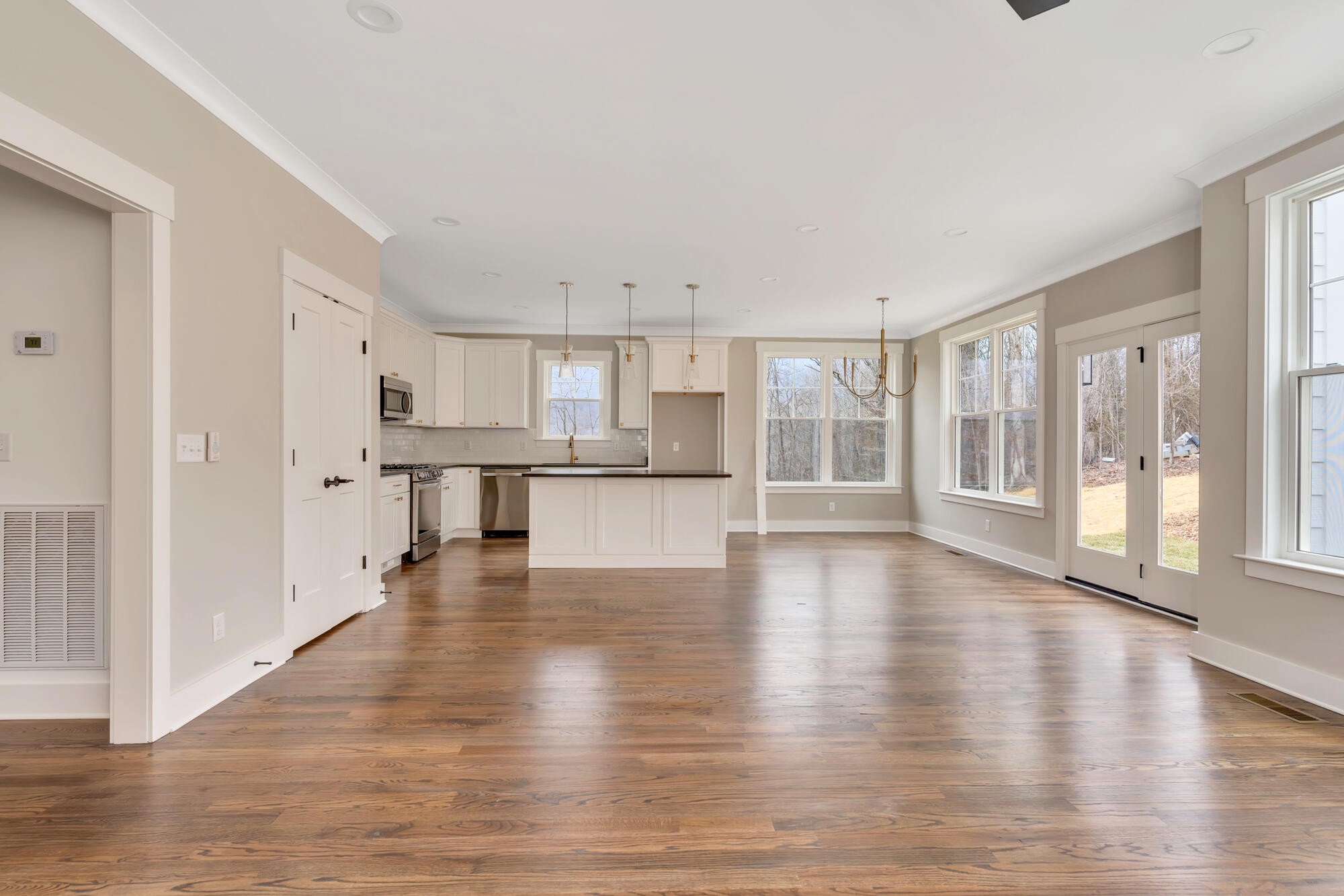 609 West View Road Property Photo 4