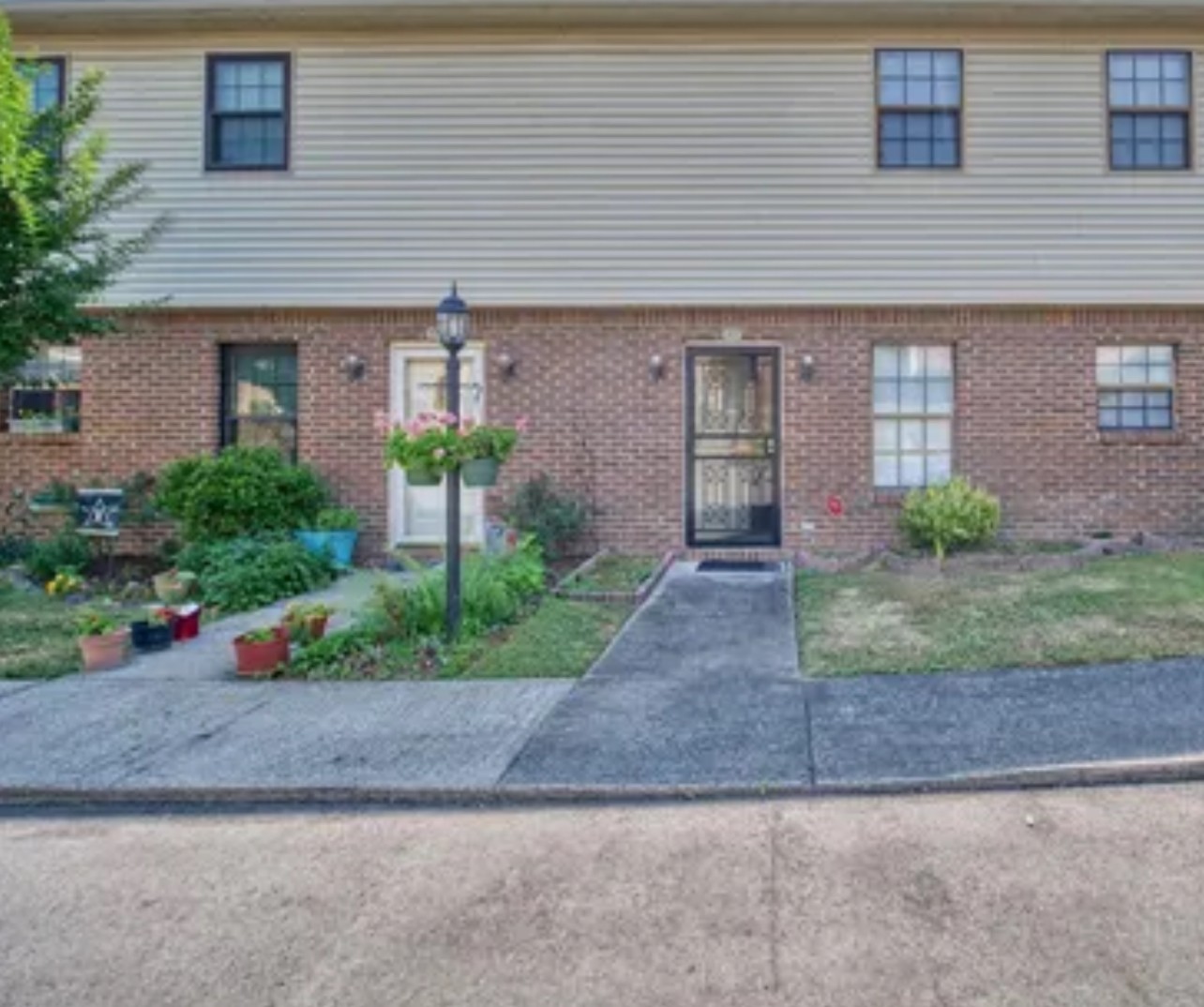 302 Plymouth Rock Ct Property Photo 2