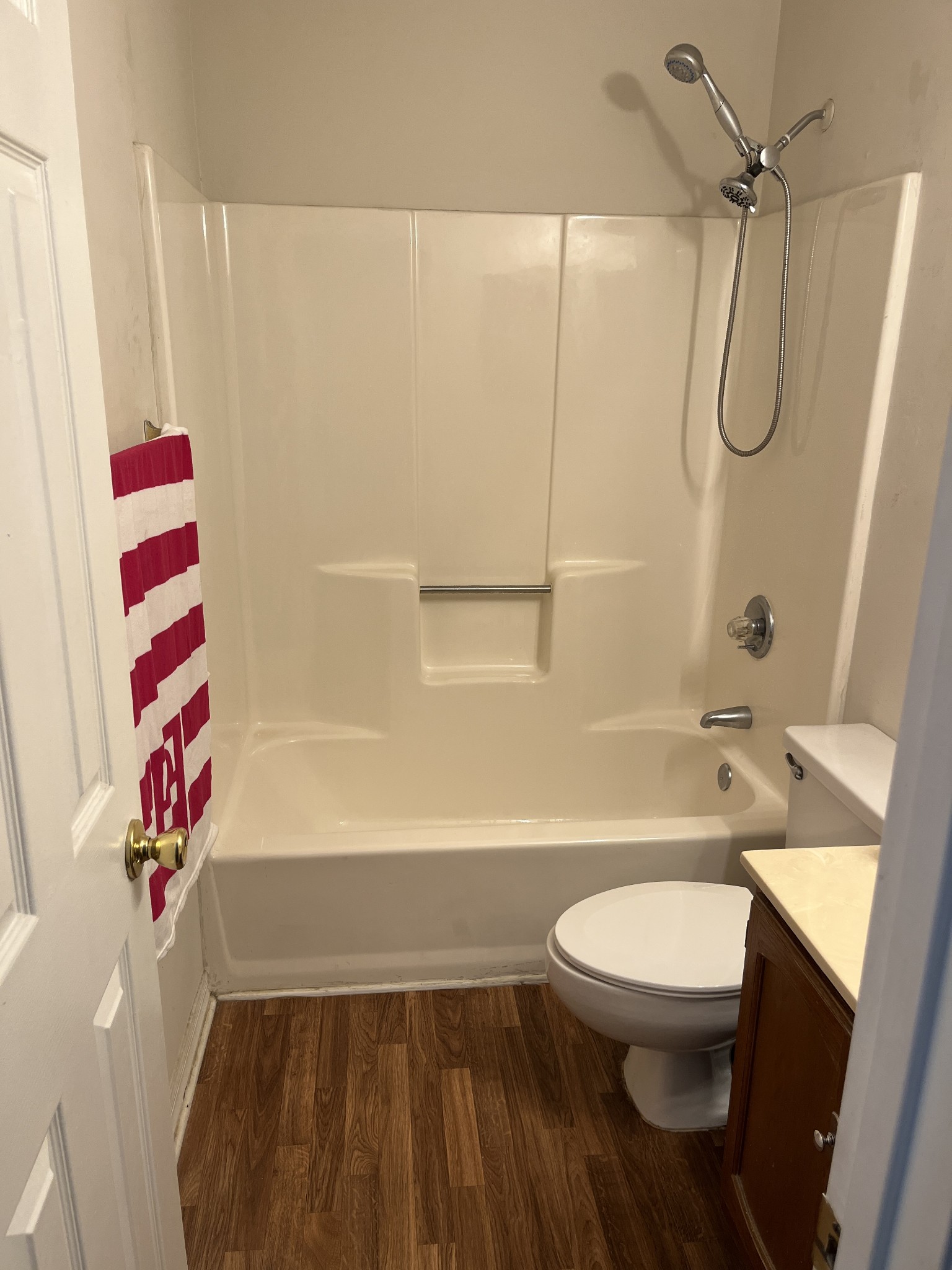 302 Plymouth Rock Ct Property Photo 9