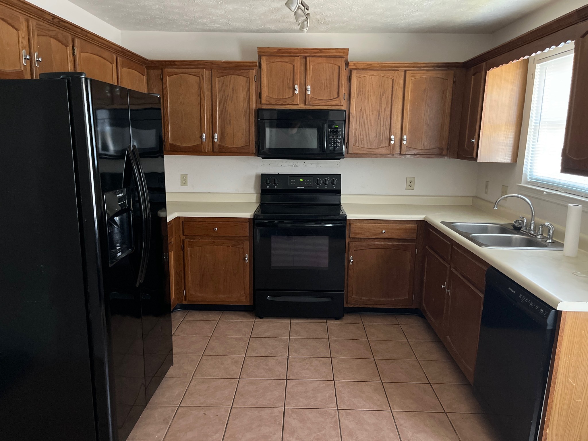 302 Plymouth Rock Ct Property Photo 10